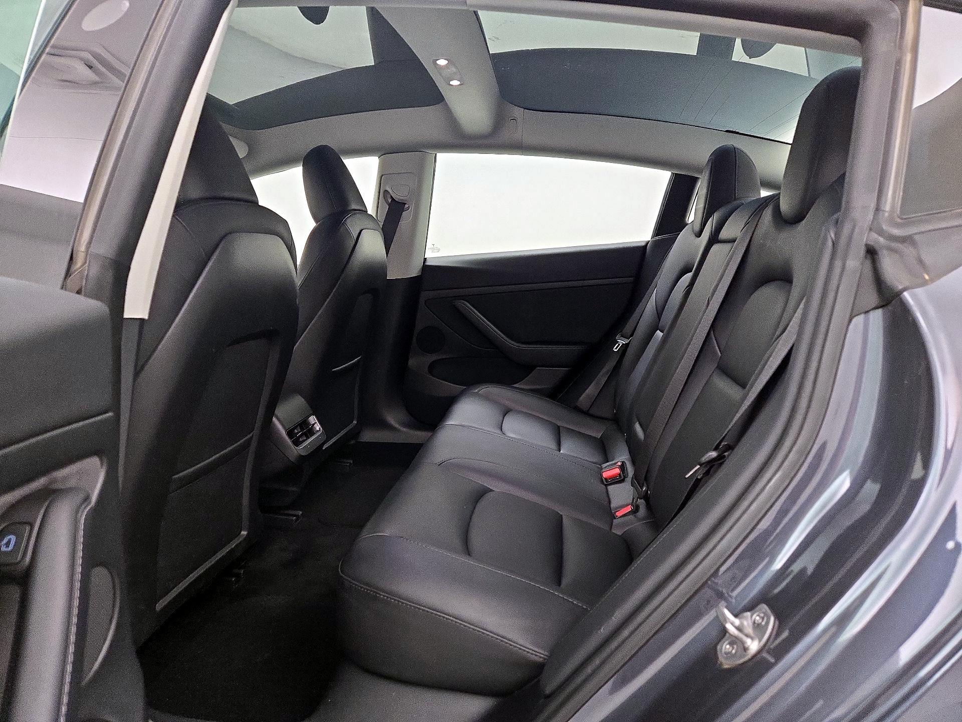 Thumbnail: 2023 Tesla Model 3 - 19