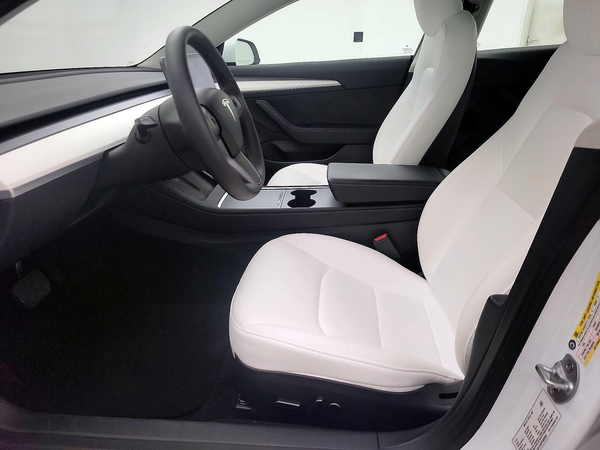 Thumbnail: 2023 Tesla Model 3 - 11