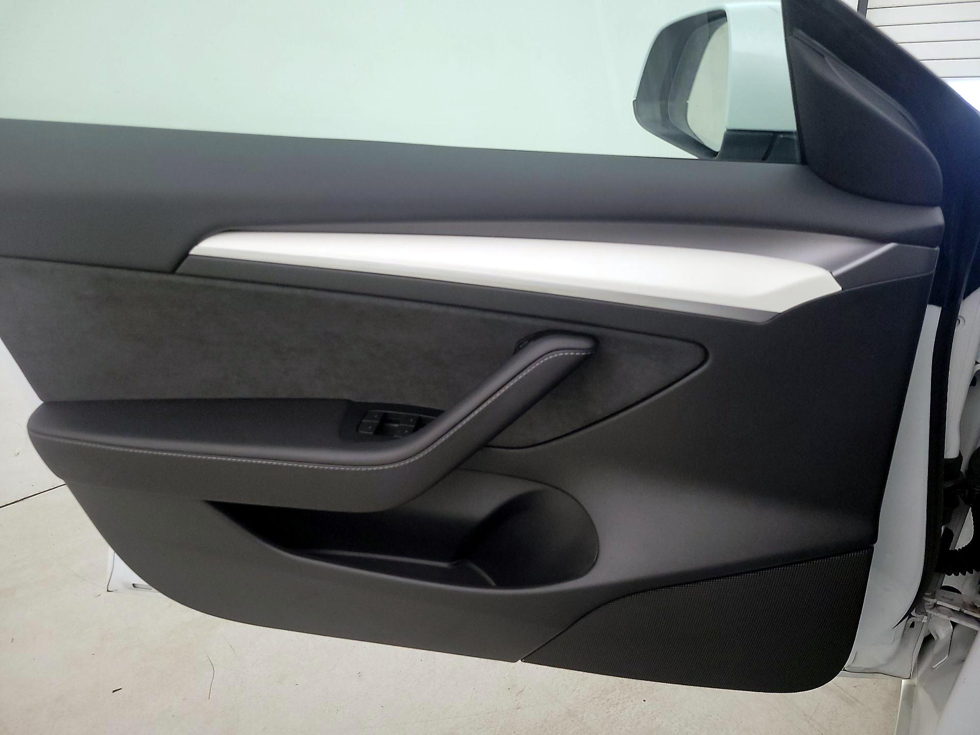 Thumbnail: 2023 Tesla Model 3 - 12