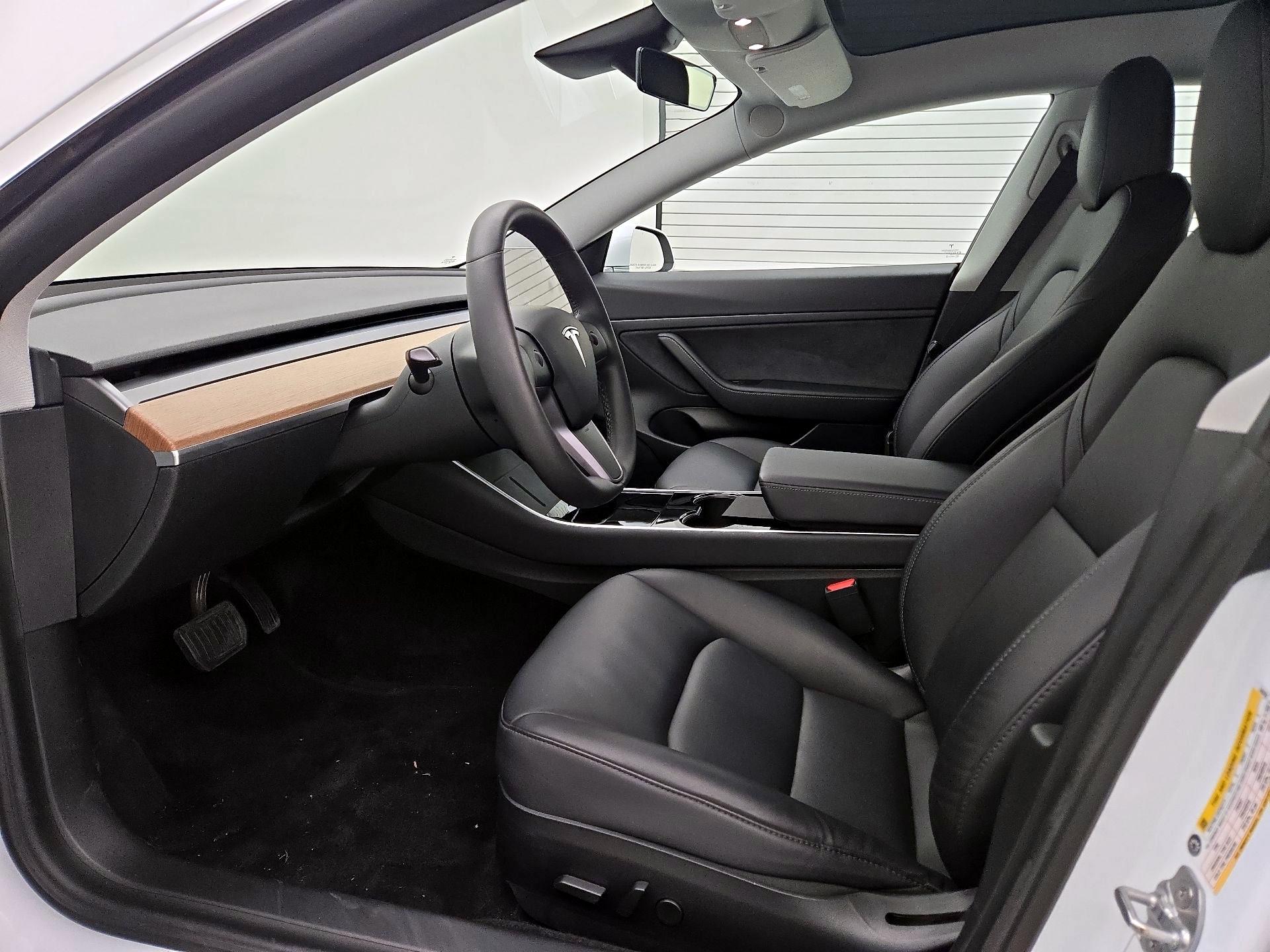 Thumbnail: 2020 Tesla Model 3 - 11