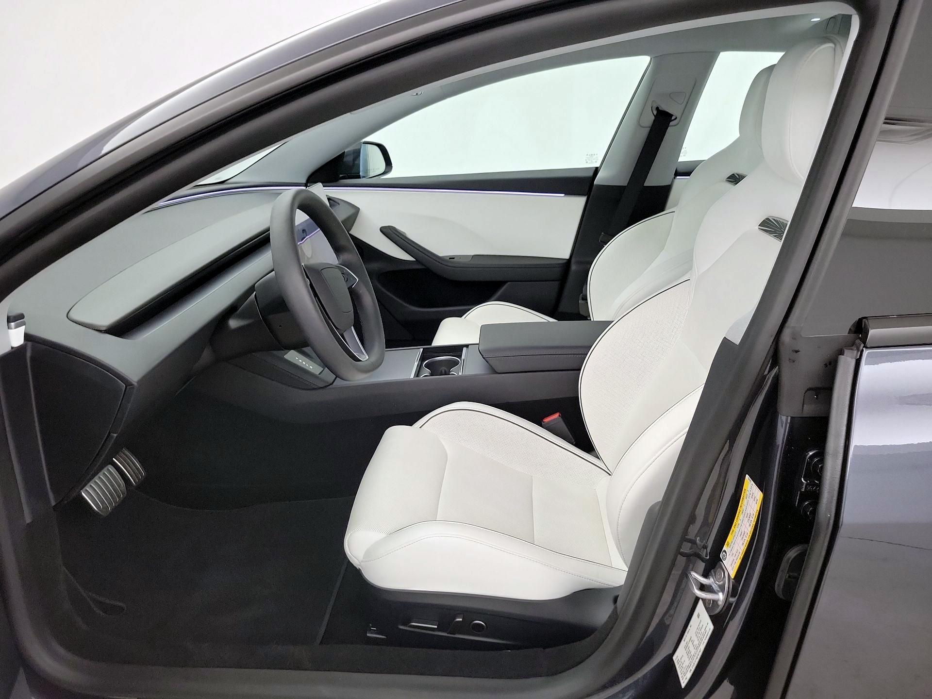 Thumbnail: 2025 Tesla Model 3 - 11