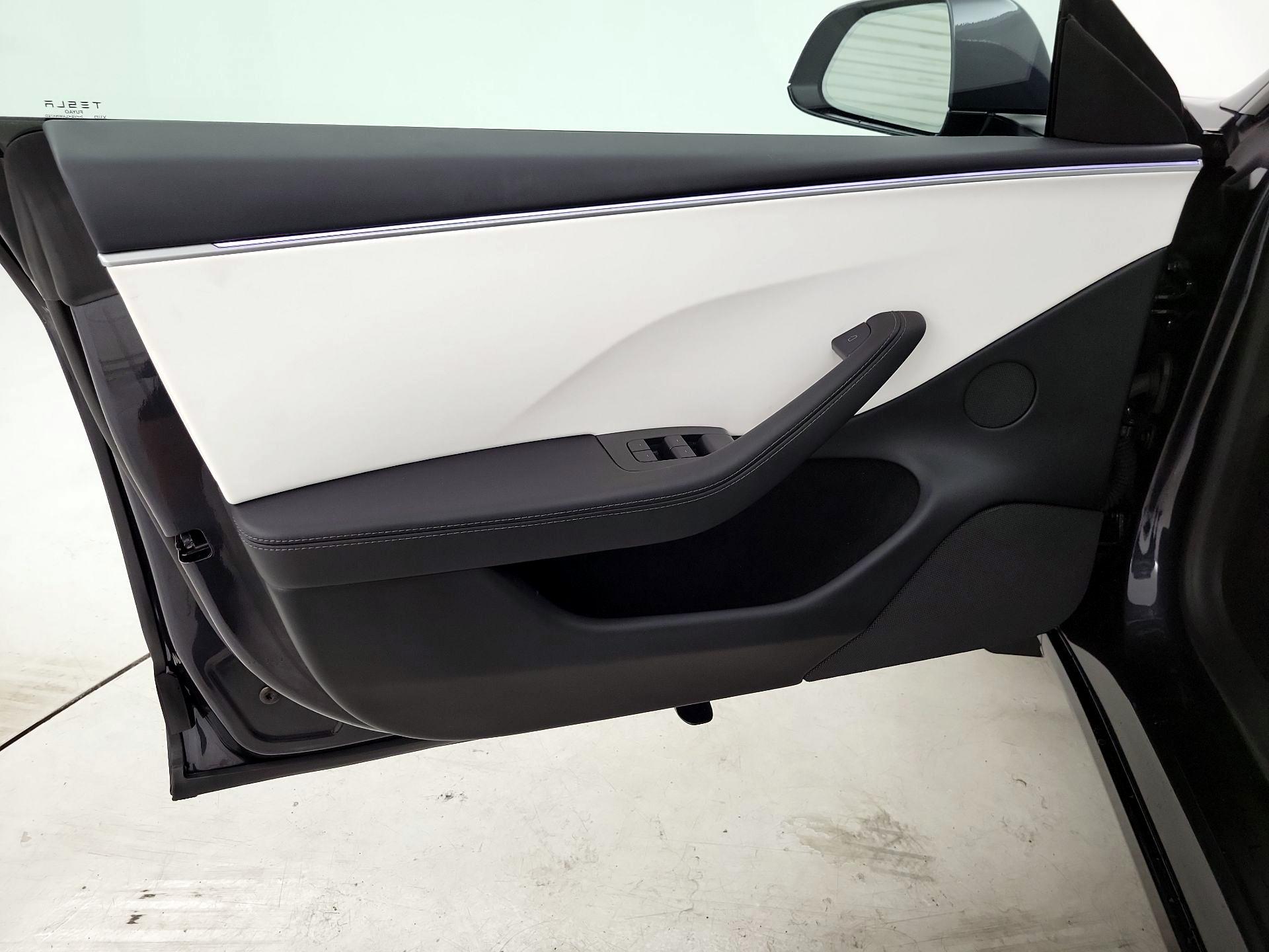 Thumbnail: 2025 Tesla Model 3 - 12