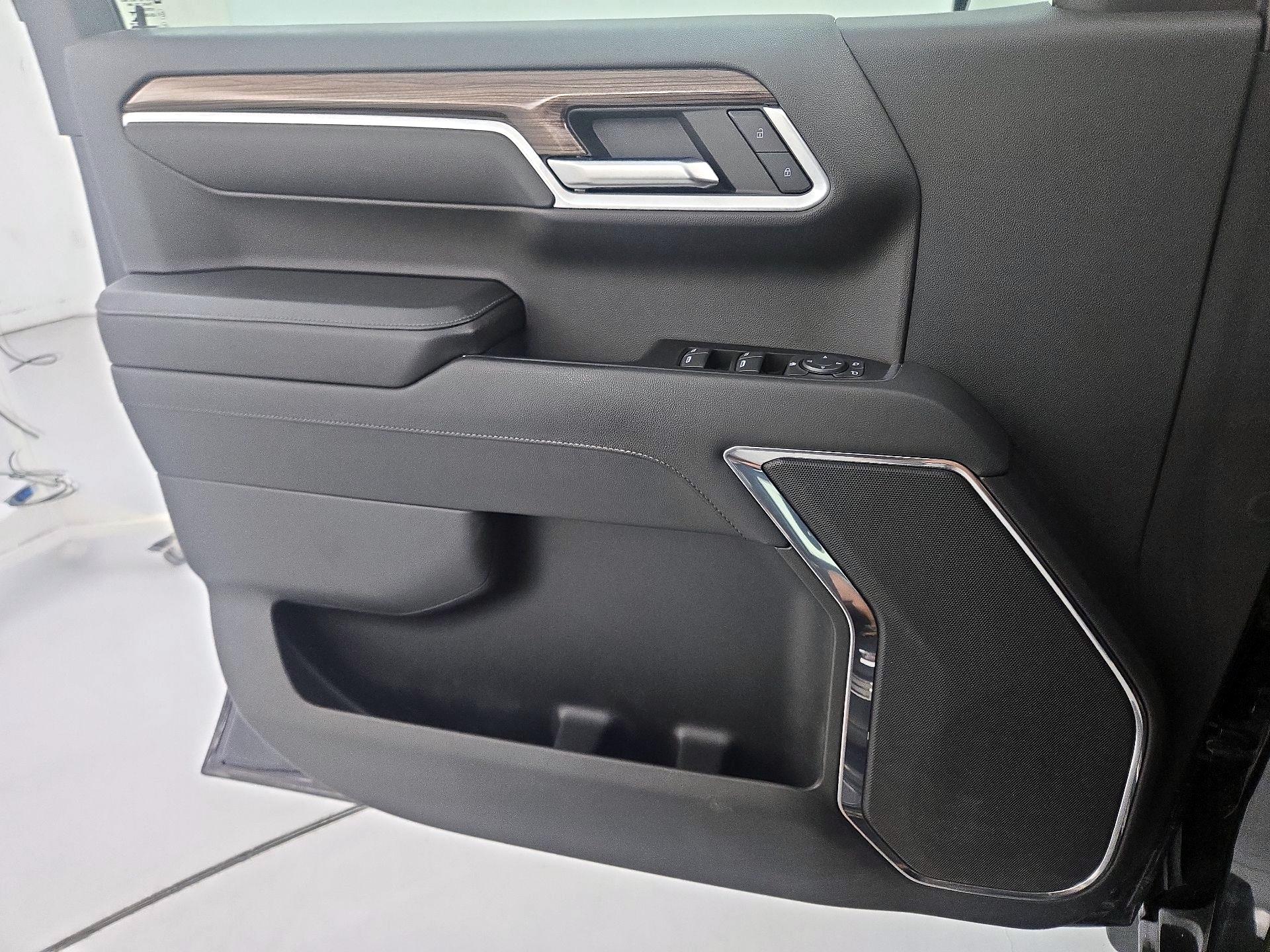 Thumbnail: 2023 Chevrolet Silverado 1500 - 12