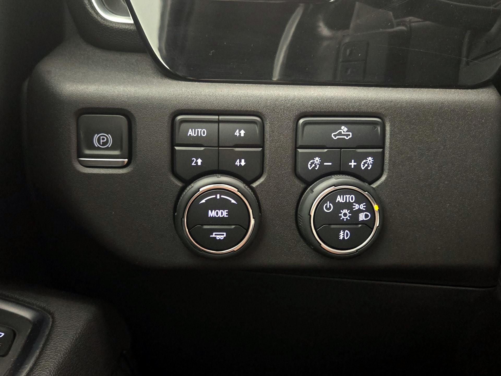 Thumbnail: 2023 Chevrolet Silverado 1500 - 13