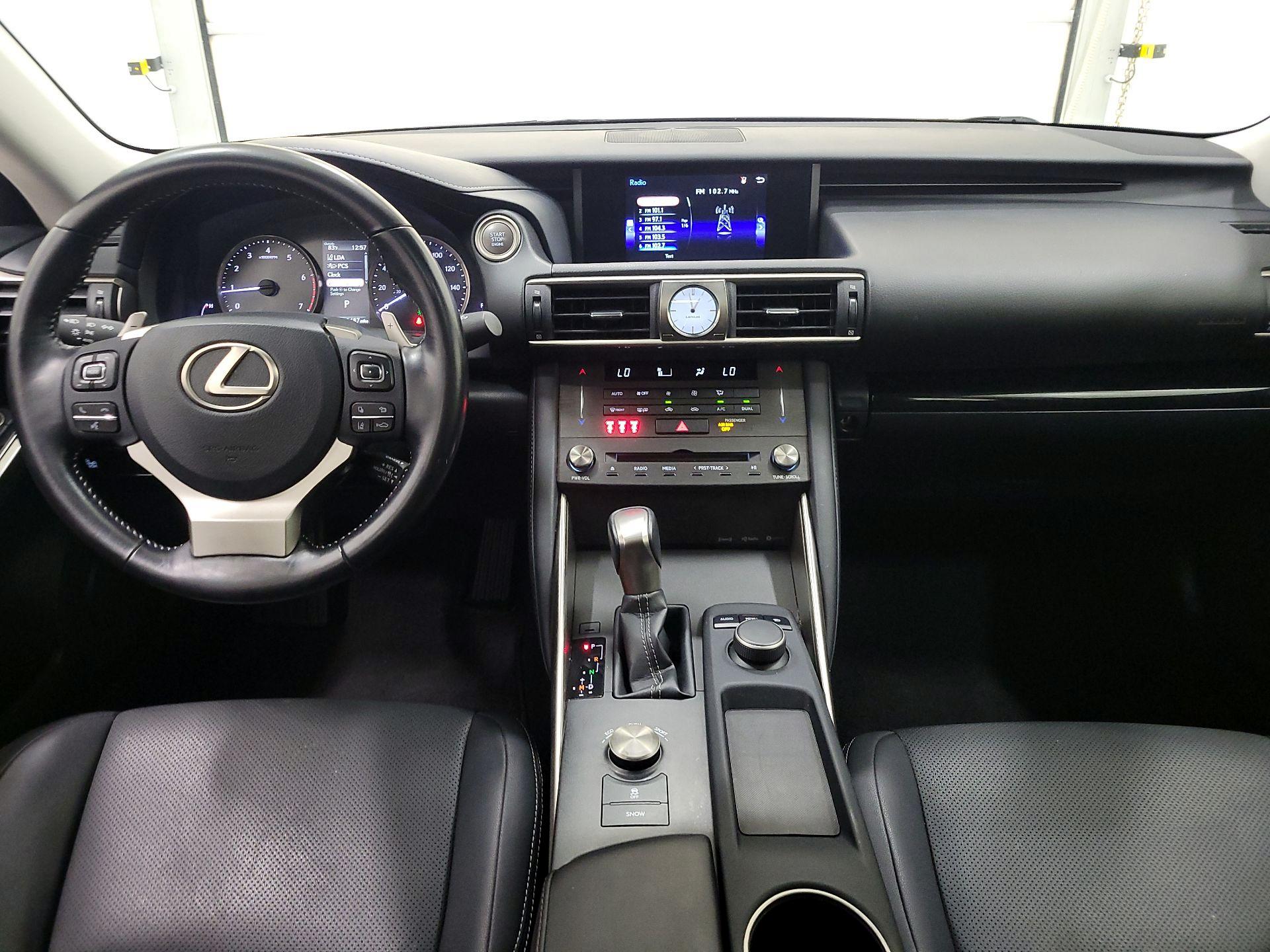Thumbnail: 2020 Lexus IS - 9