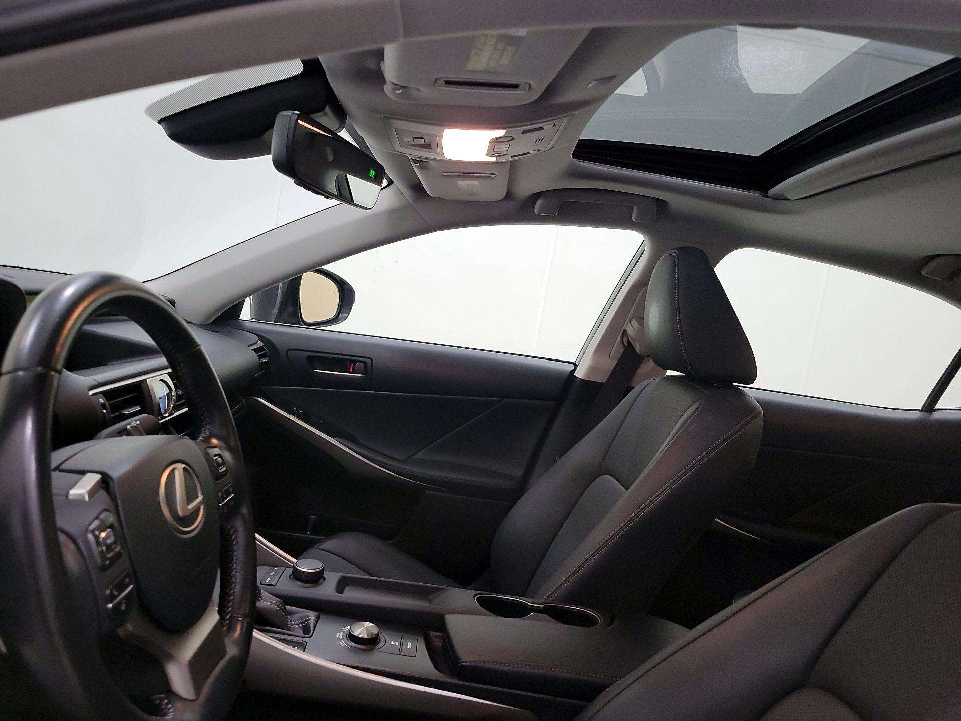 Thumbnail: 2020 Lexus IS - 19