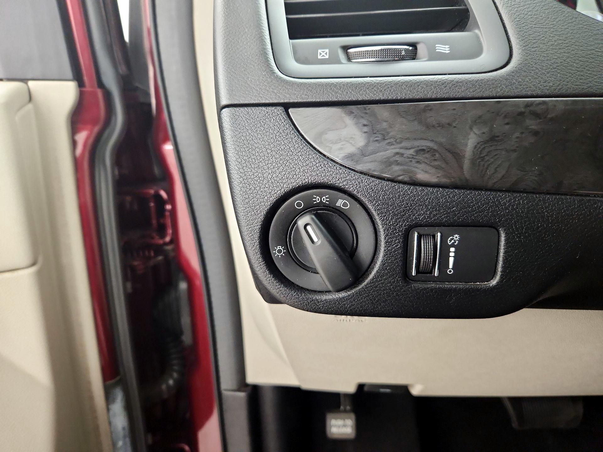 Thumbnail: 2019 Dodge Grand Caravan - 13