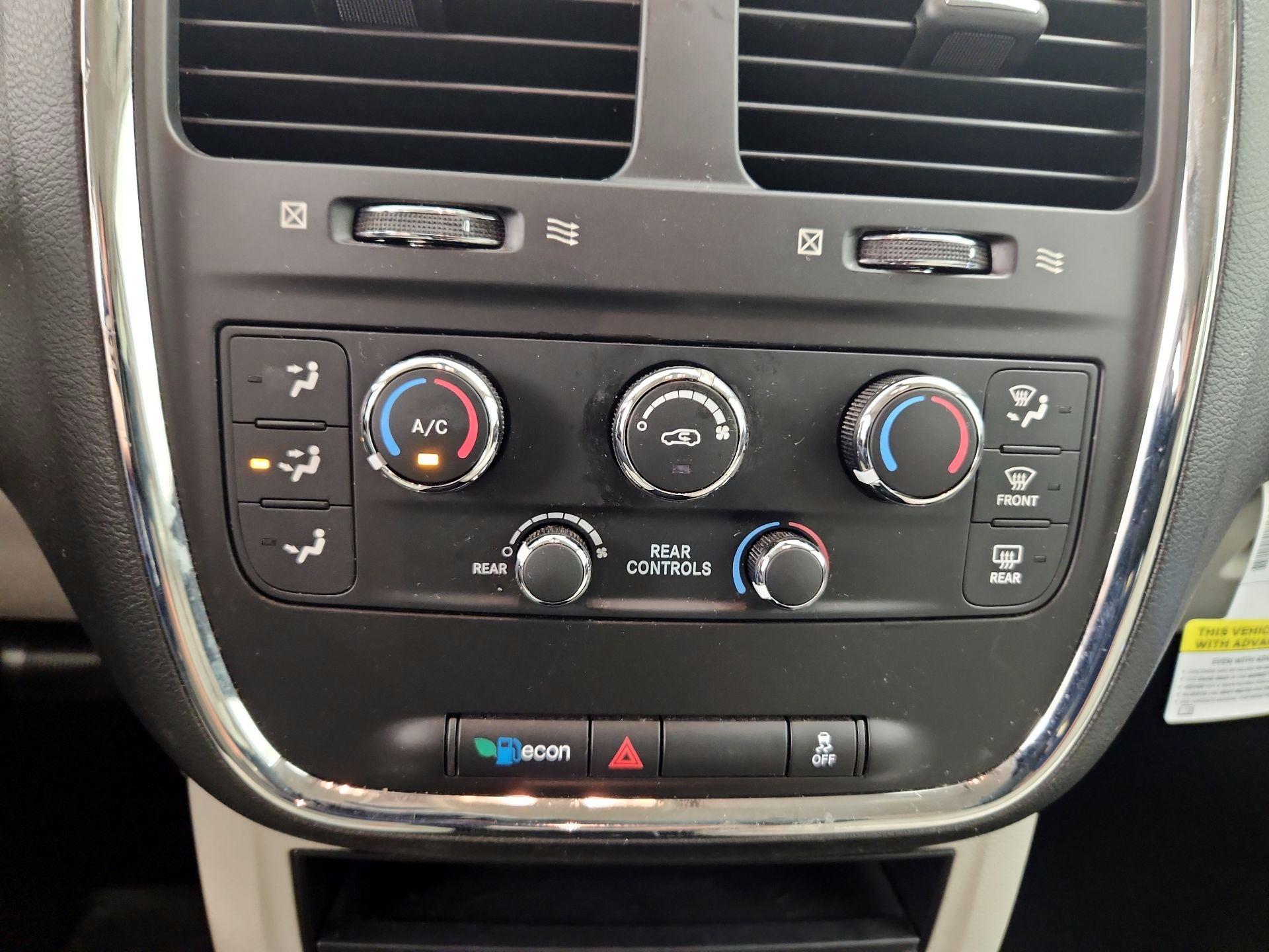 Thumbnail: 2019 Dodge Grand Caravan - 16