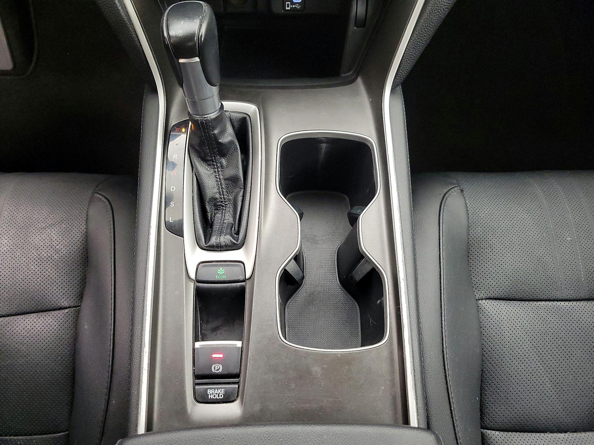 Thumbnail: 2019 Honda Accord - 17