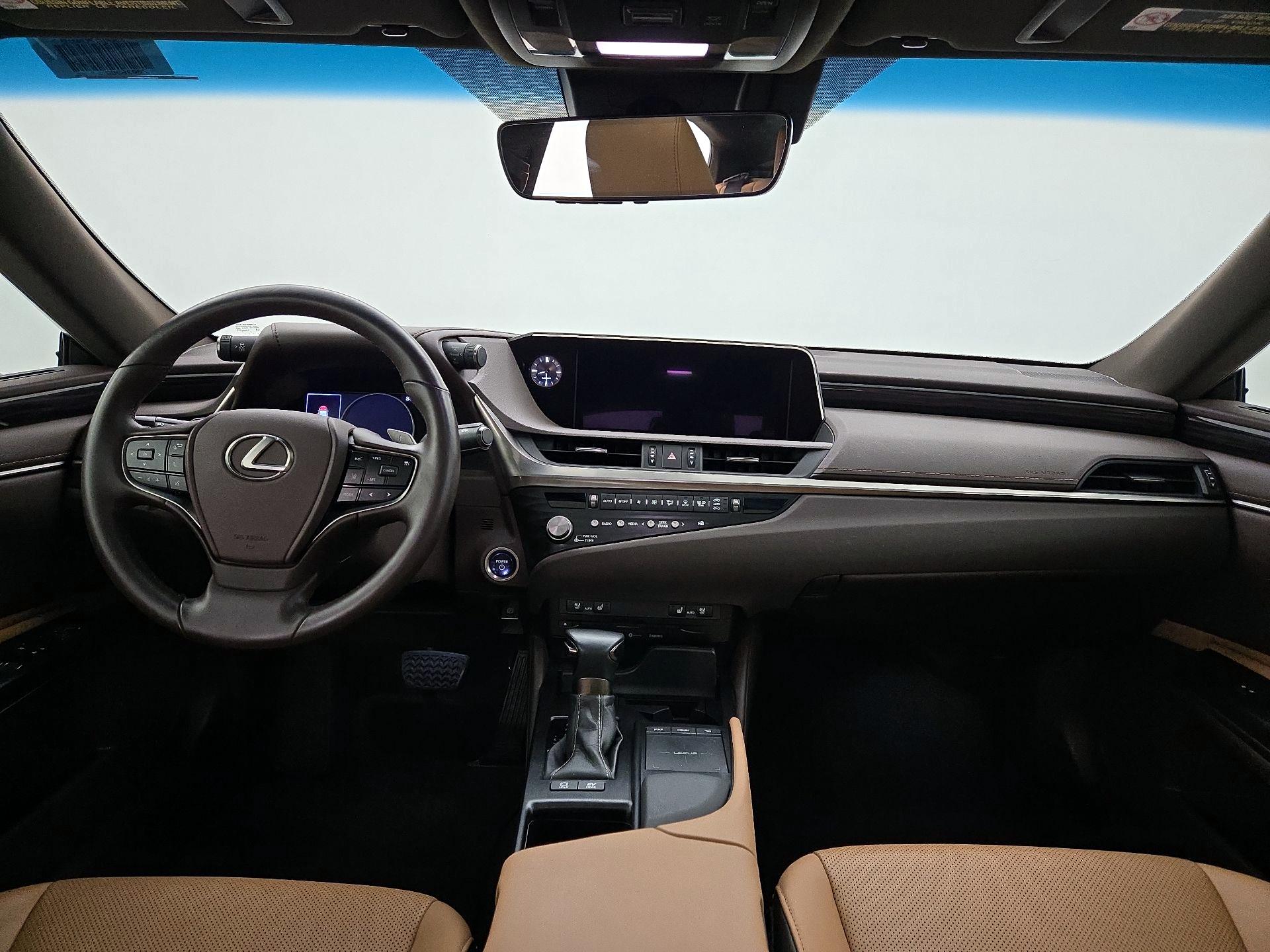 Thumbnail: 2021 Lexus ES - 9