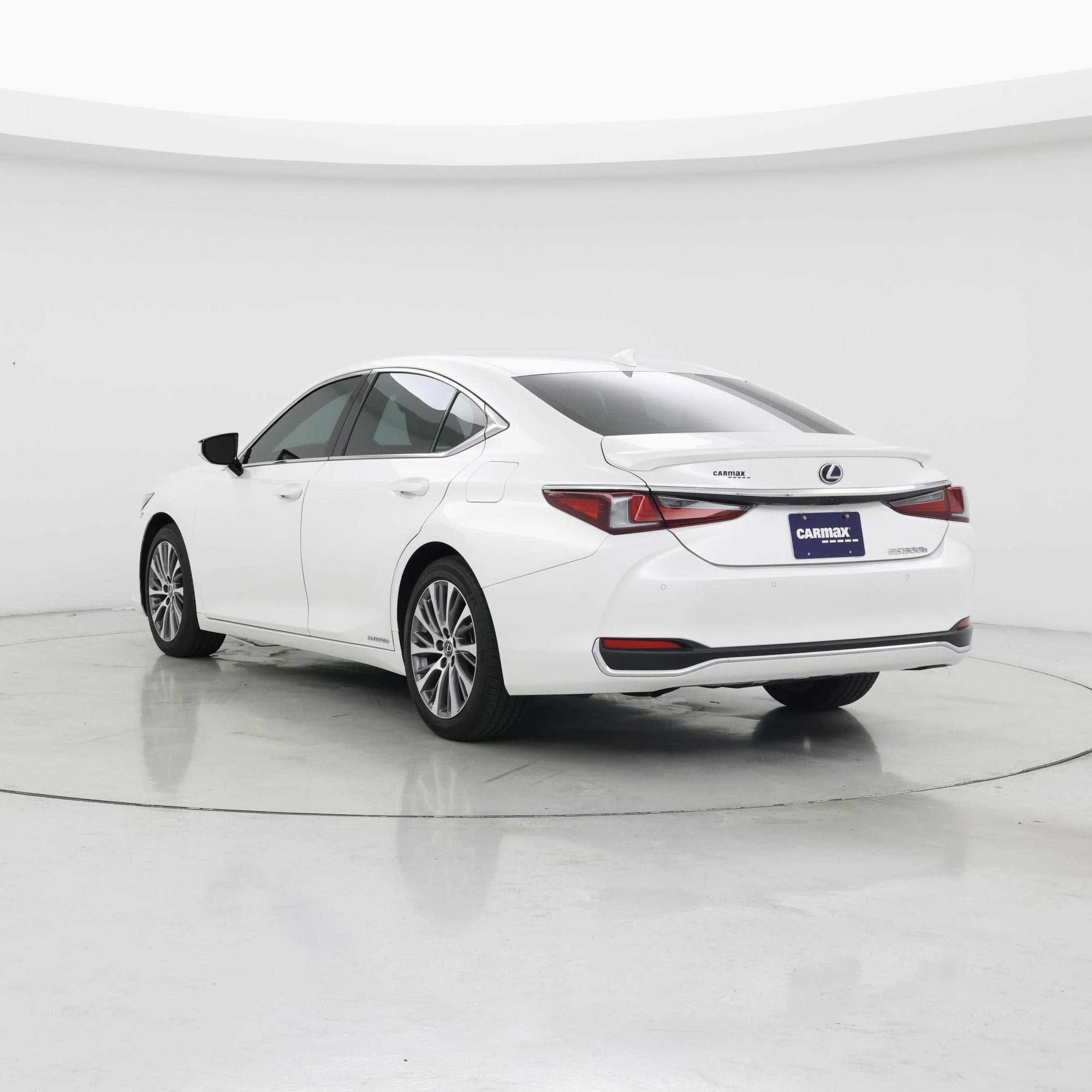 Thumbnail: 2021 Lexus ES - 2