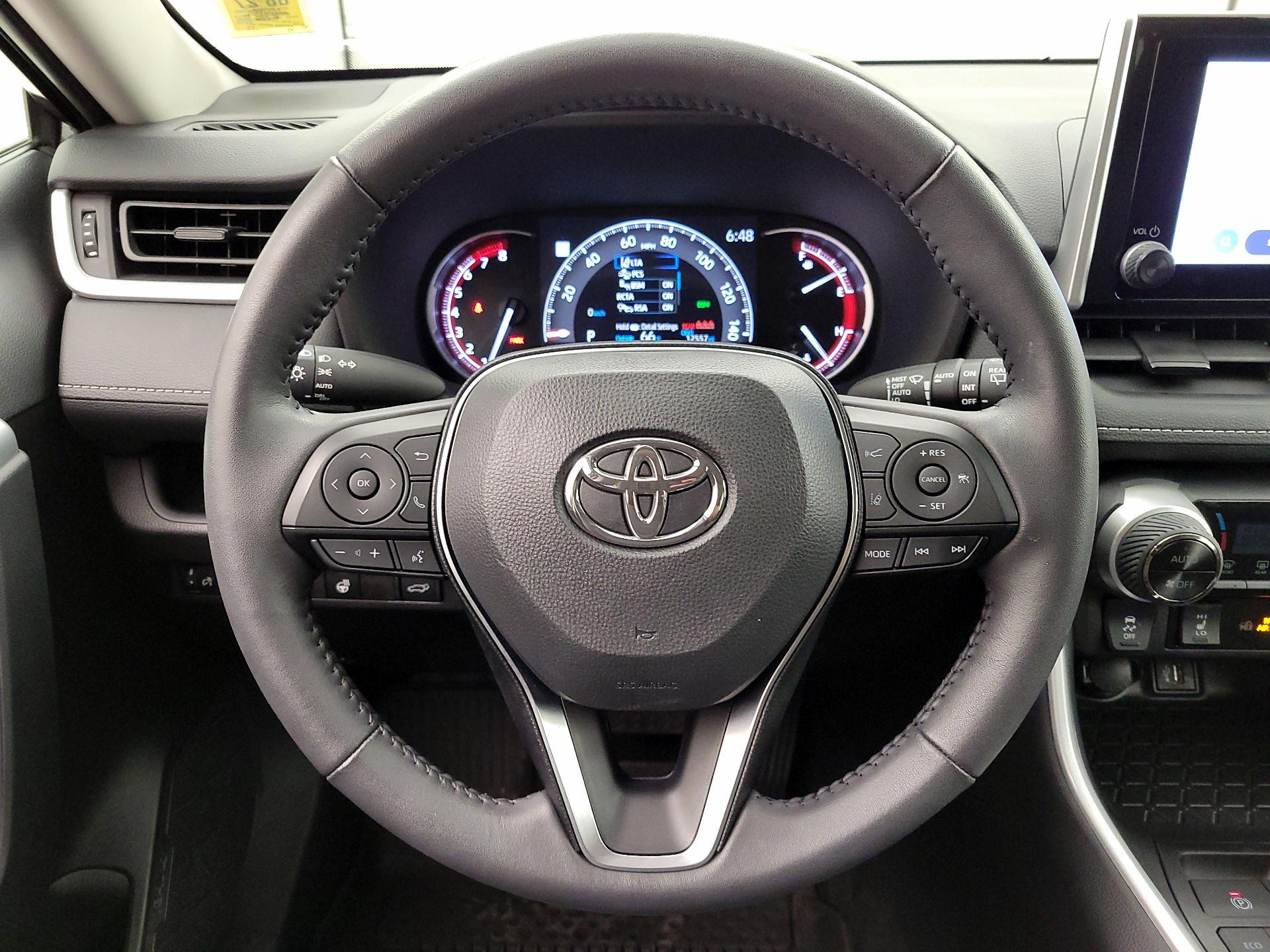 Thumbnail: 2025 Toyota RAV4 - 10