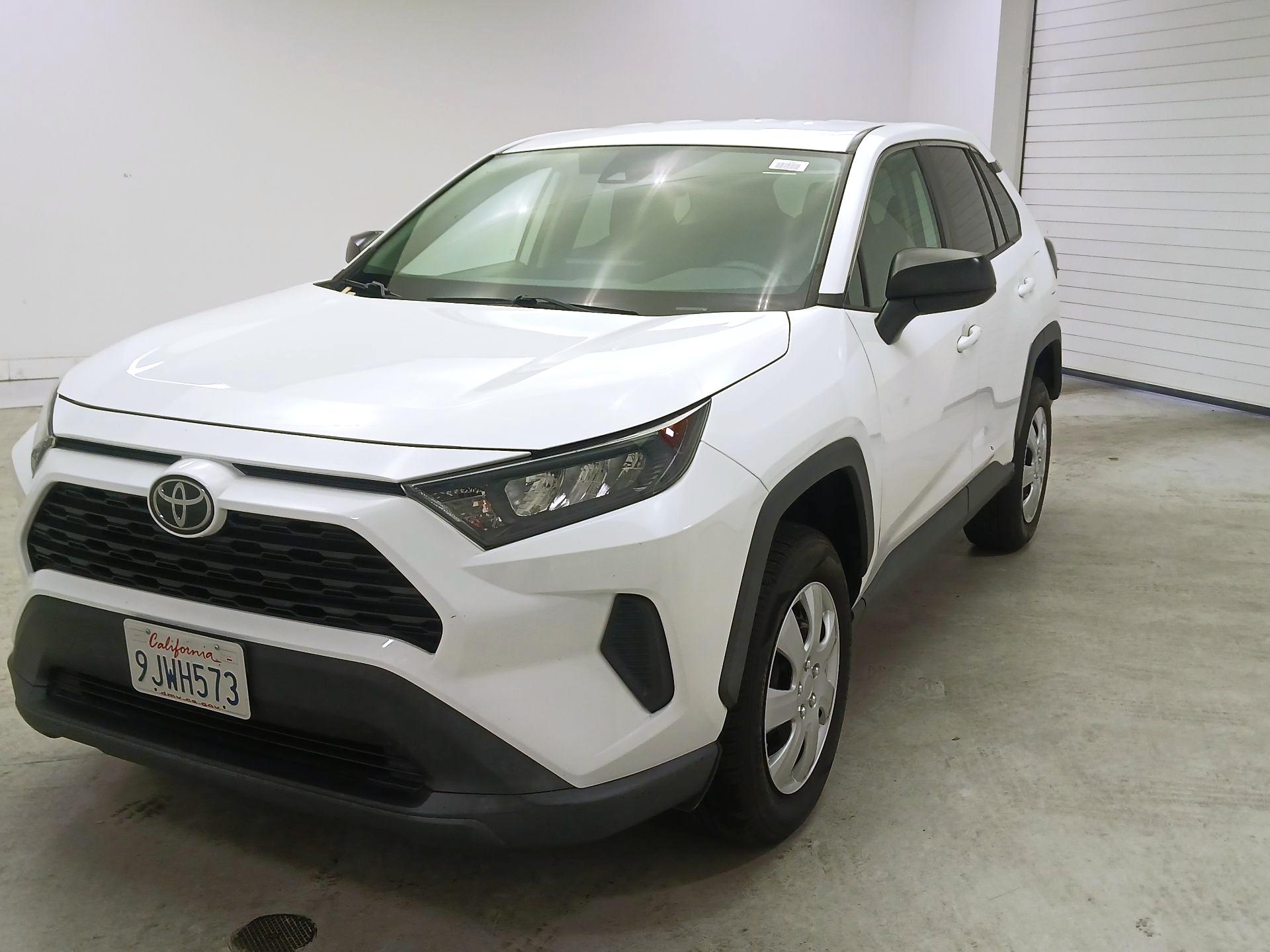 Thumbnail: 2022 Toyota RAV4 - 3
