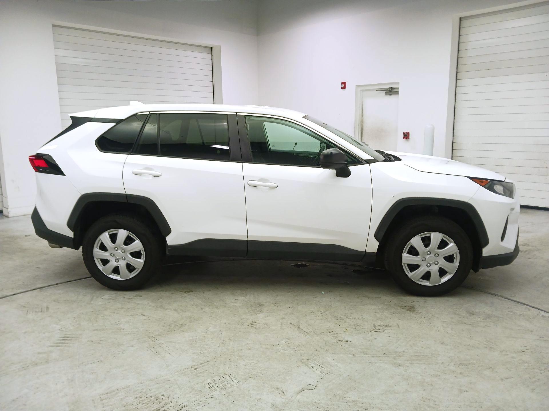 Thumbnail: 2022 Toyota RAV4 - 4