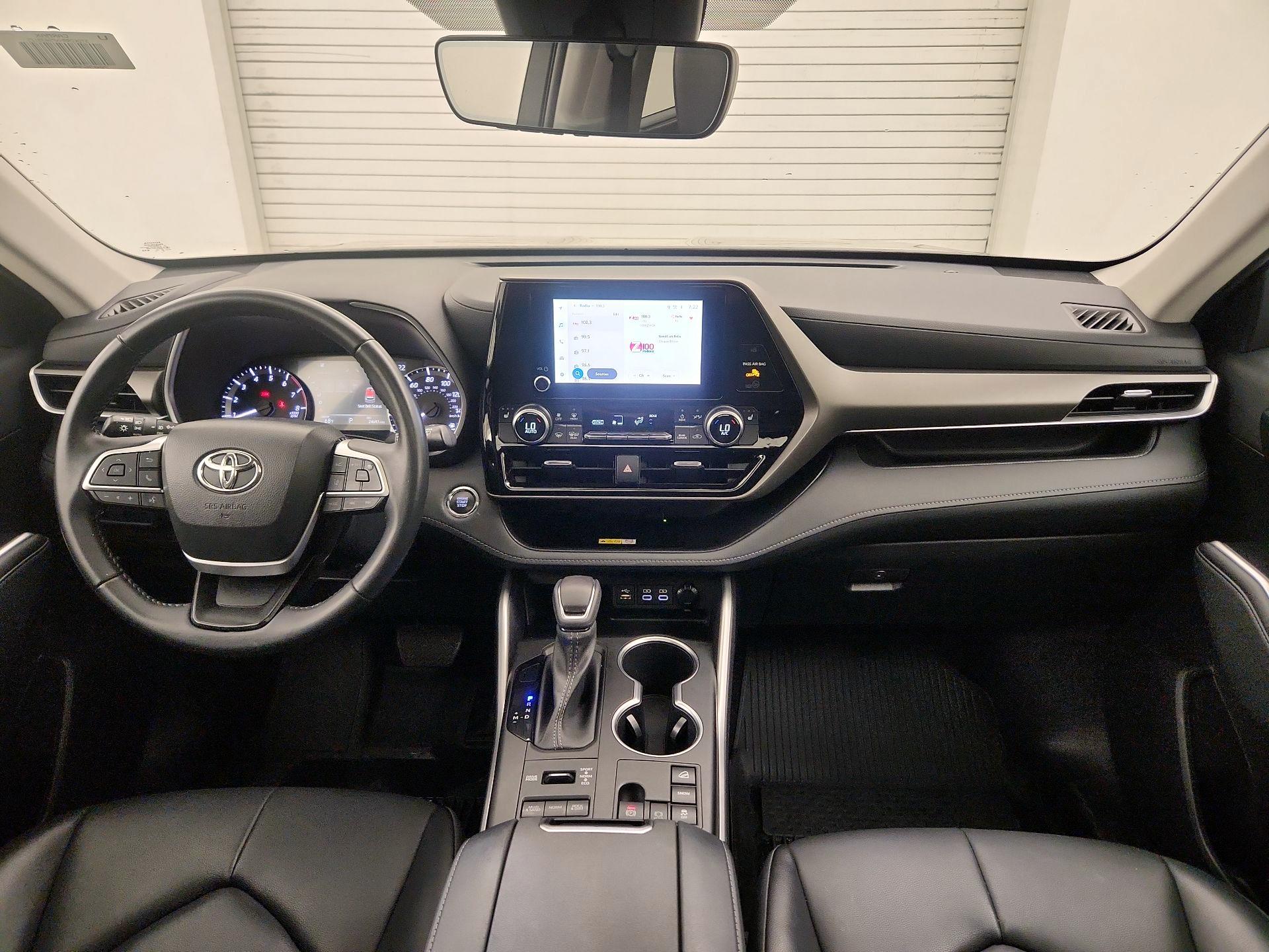 Thumbnail: 2023 Toyota Highlander - 9