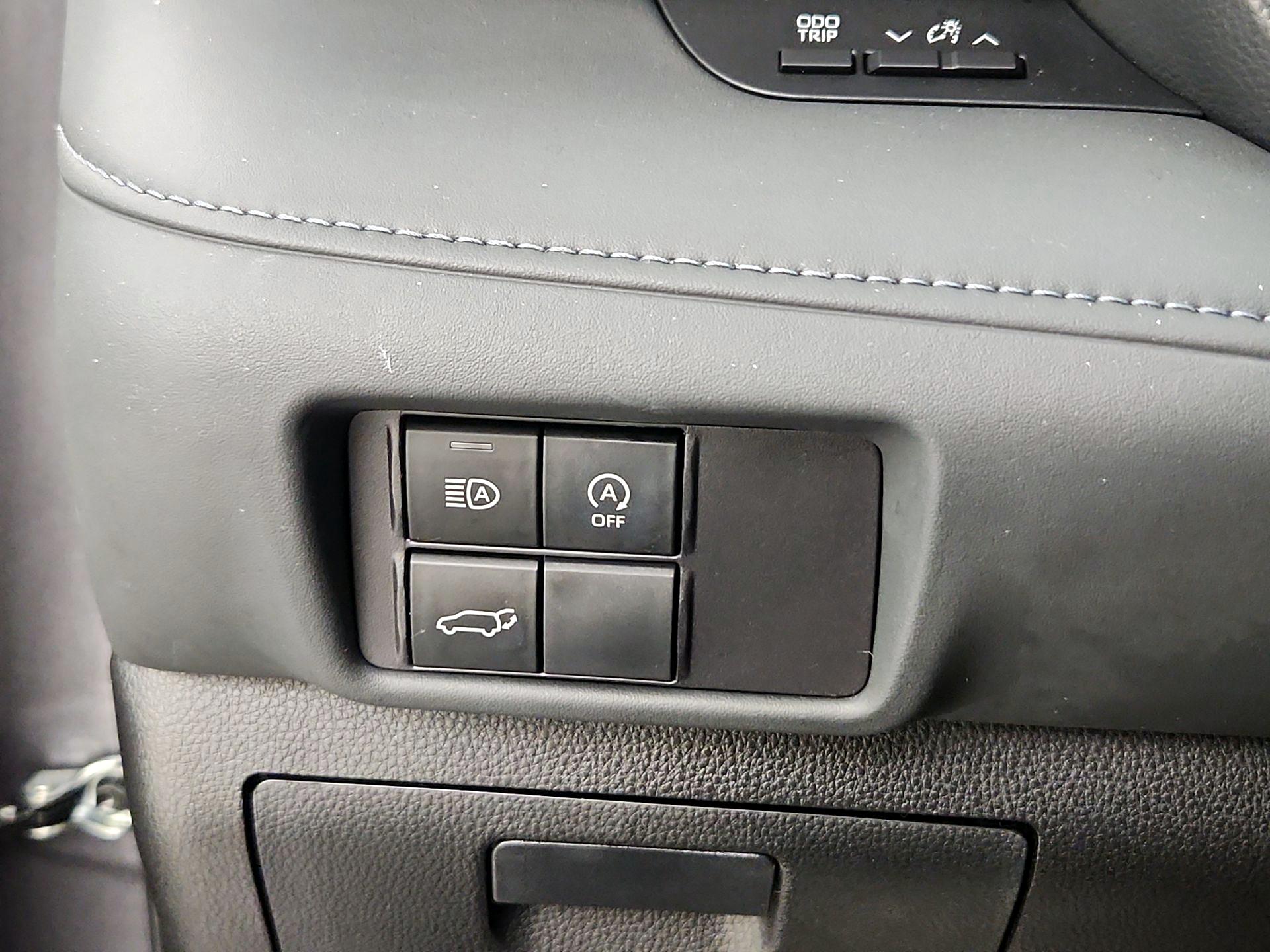 Thumbnail: 2023 Toyota Highlander - 13