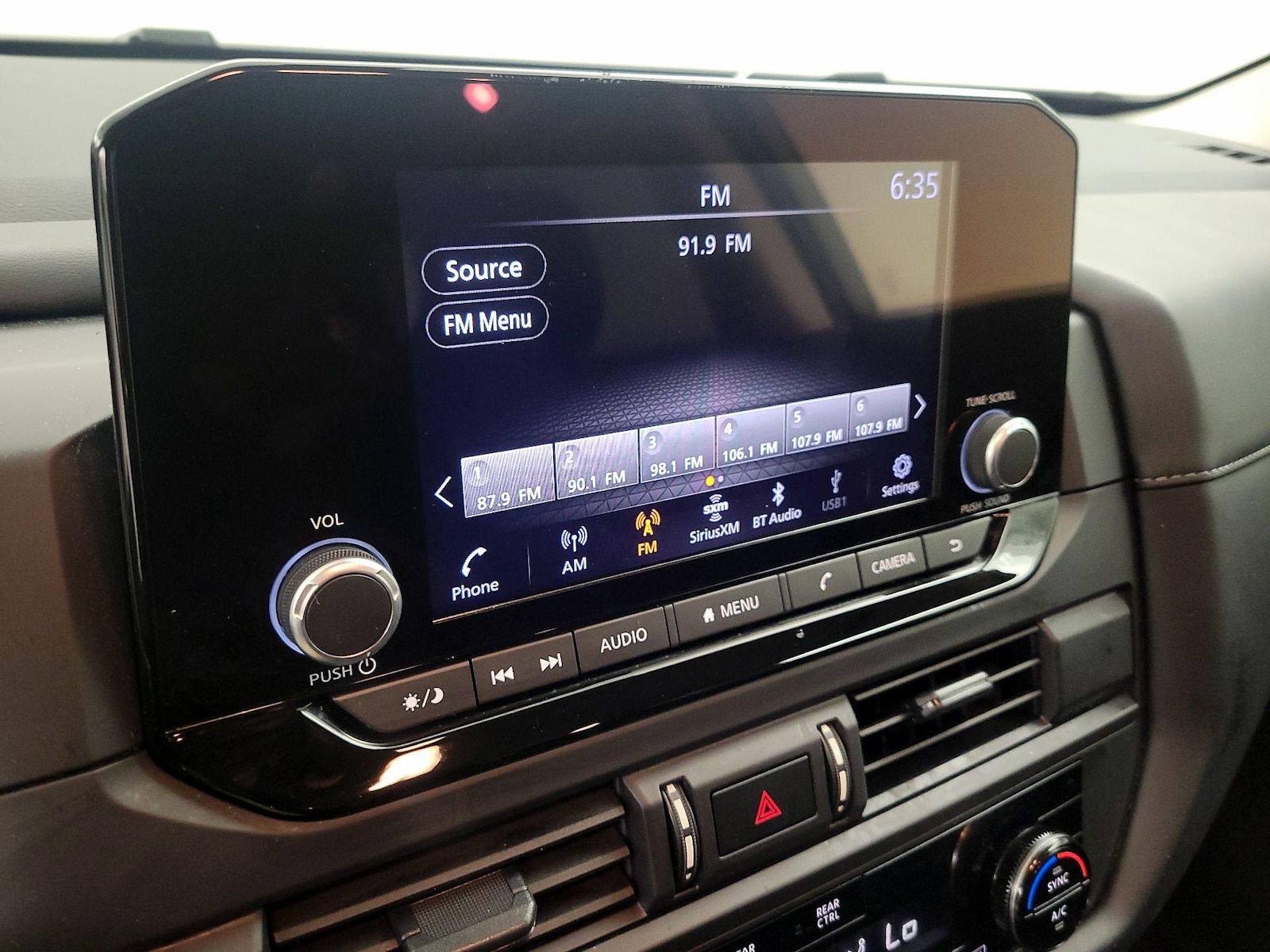 2024 Nissan Pathfinder S - Photo 16