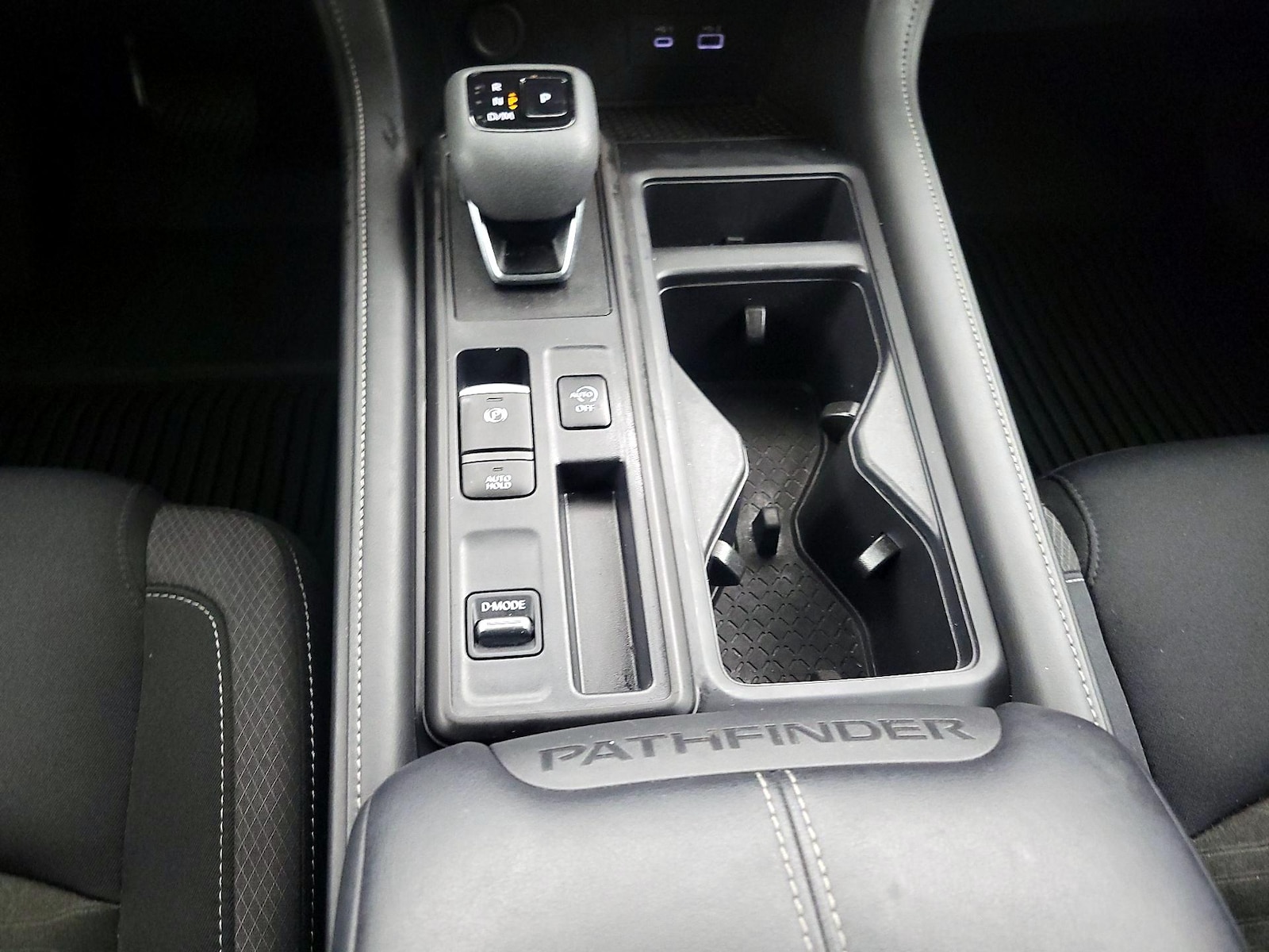 2024 Nissan Pathfinder S - Photo 18