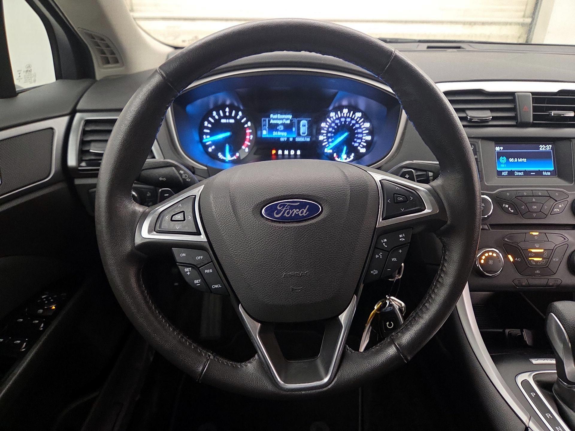 Thumbnail: 2016 Ford Fusion - 10