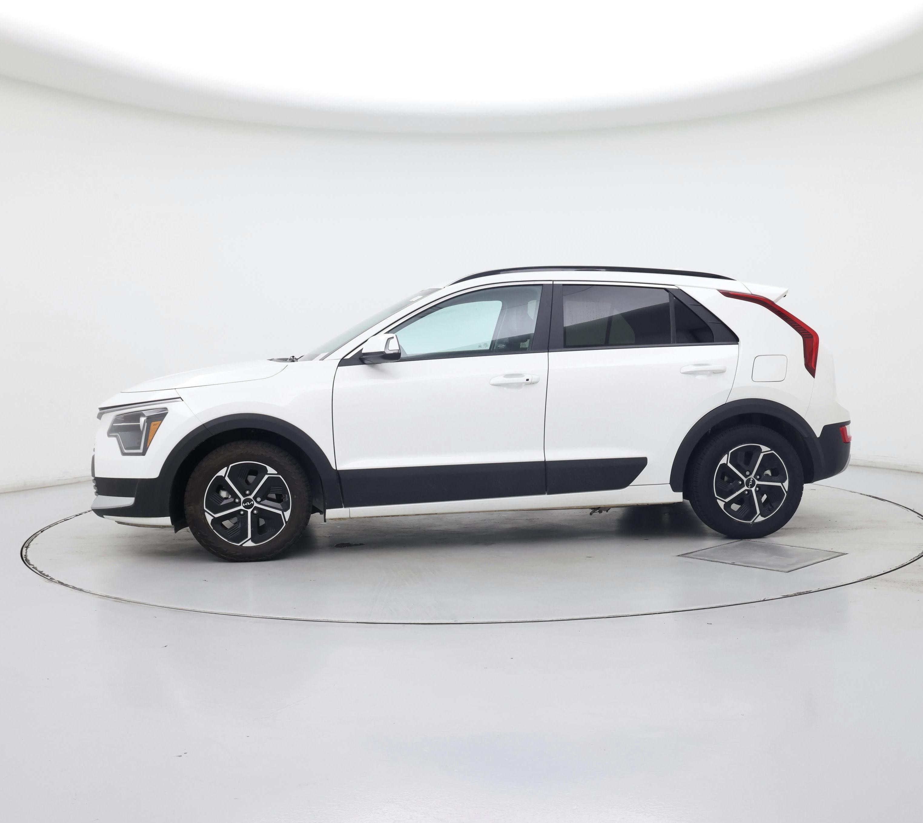 Thumbnail: 2025 Kia Niro - 3