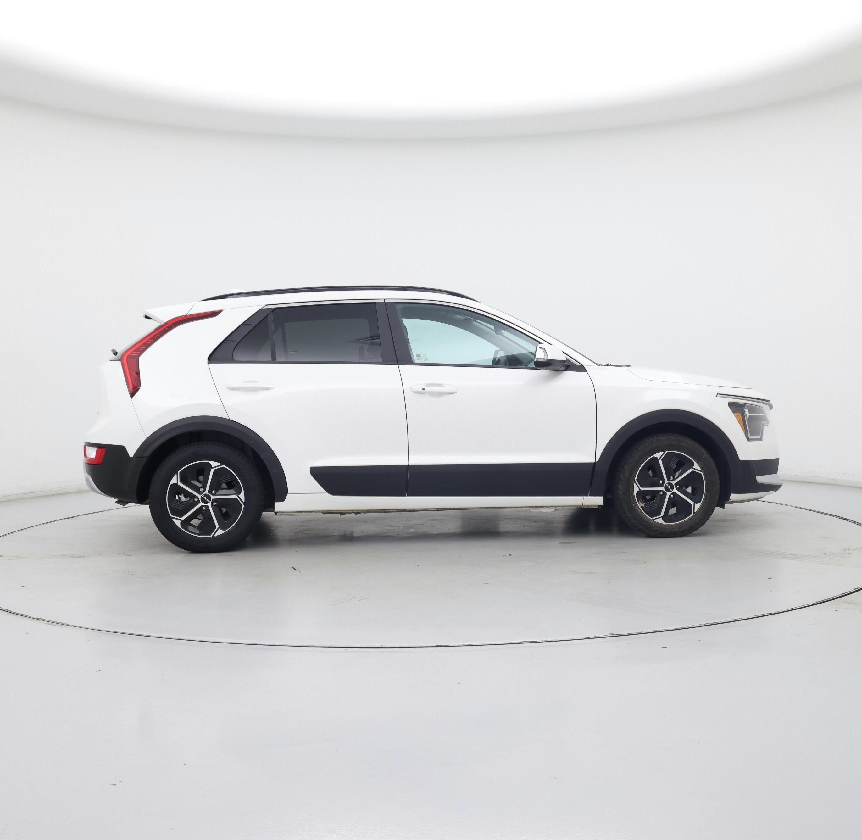Thumbnail: 2025 Kia Niro - 7