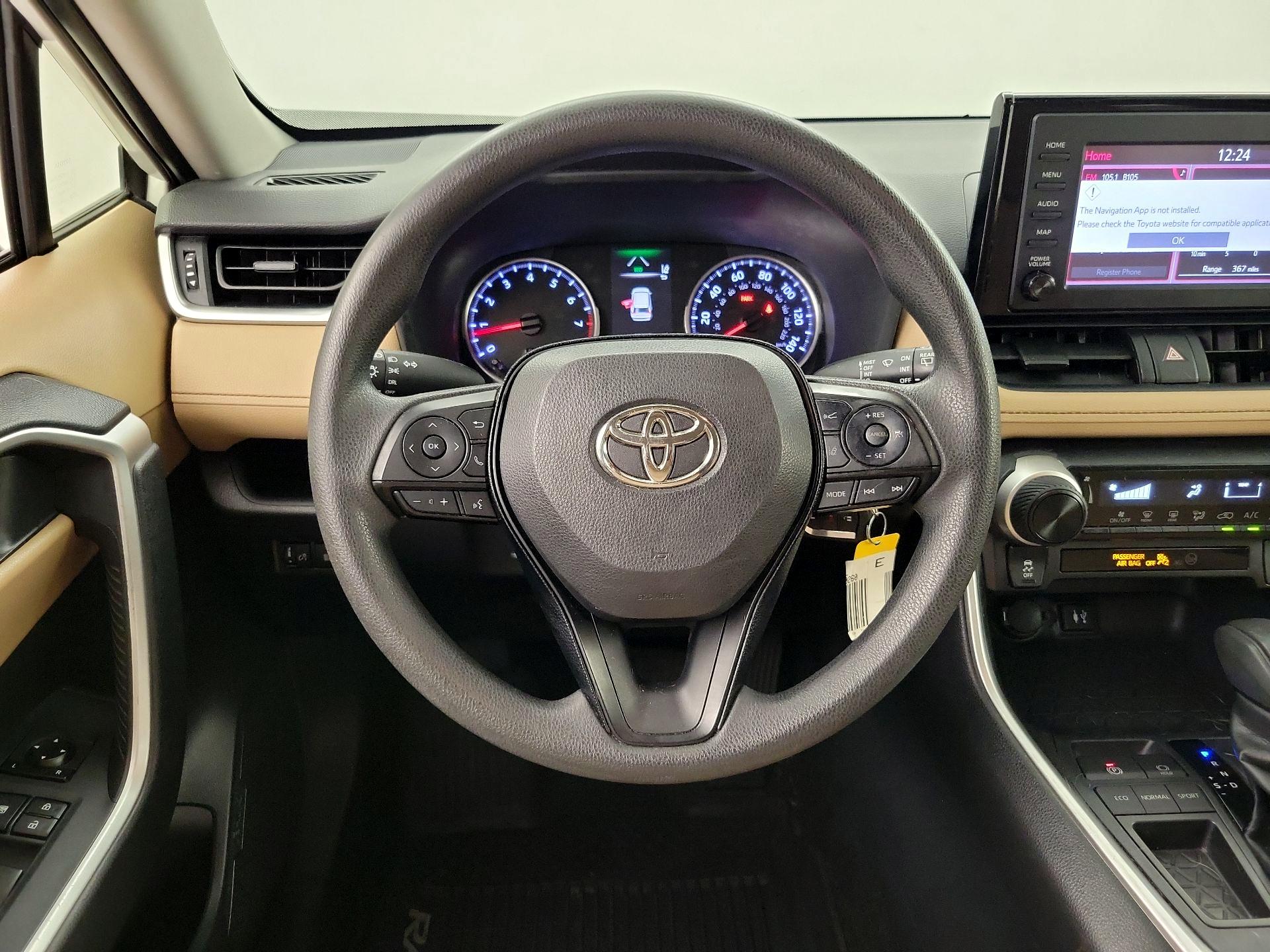 Thumbnail: 2019 Toyota RAV4 - 10