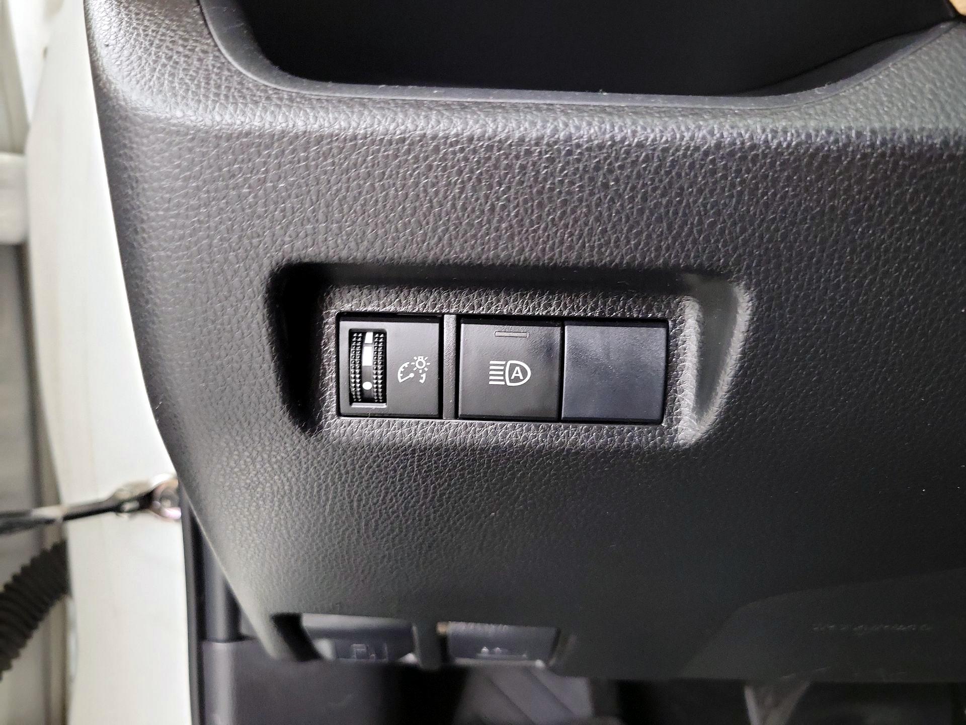 Thumbnail: 2019 Toyota RAV4 - 13