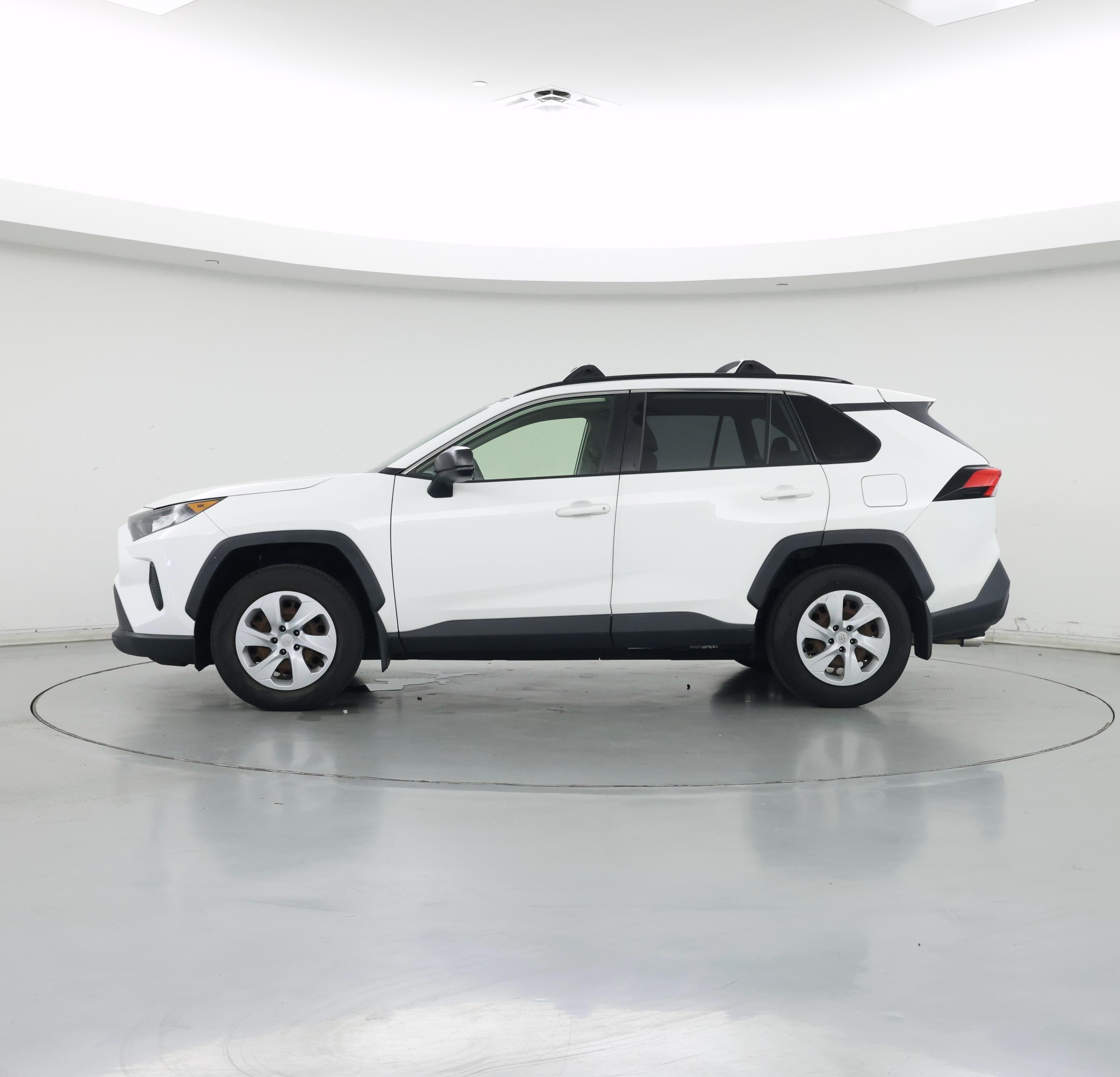 Thumbnail: 2019 Toyota RAV4 - 3