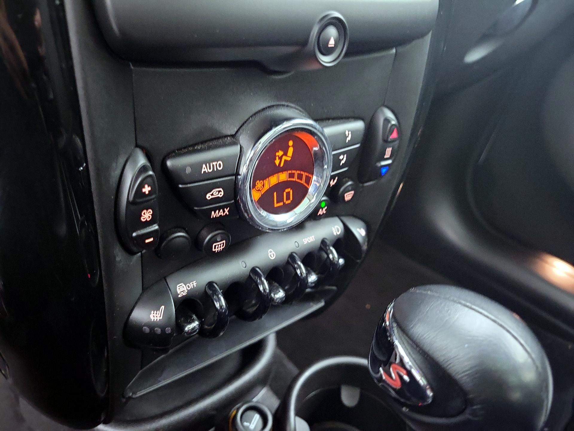 Thumbnail: 2016 MINI Cooper Countryman - 14