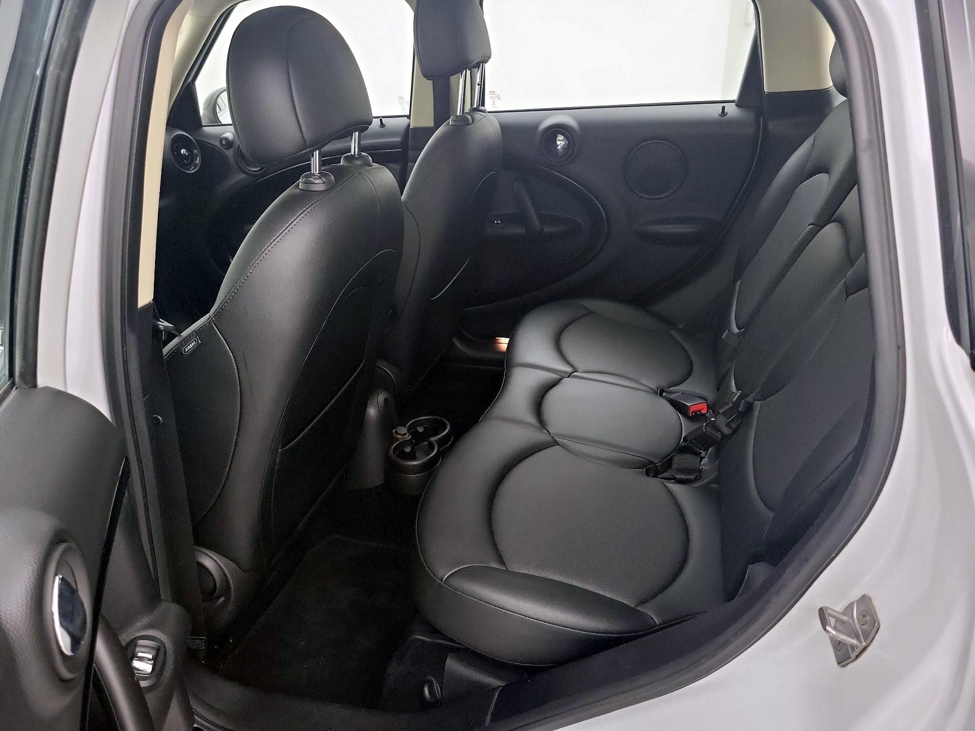 Thumbnail: 2016 MINI Cooper Countryman - 18