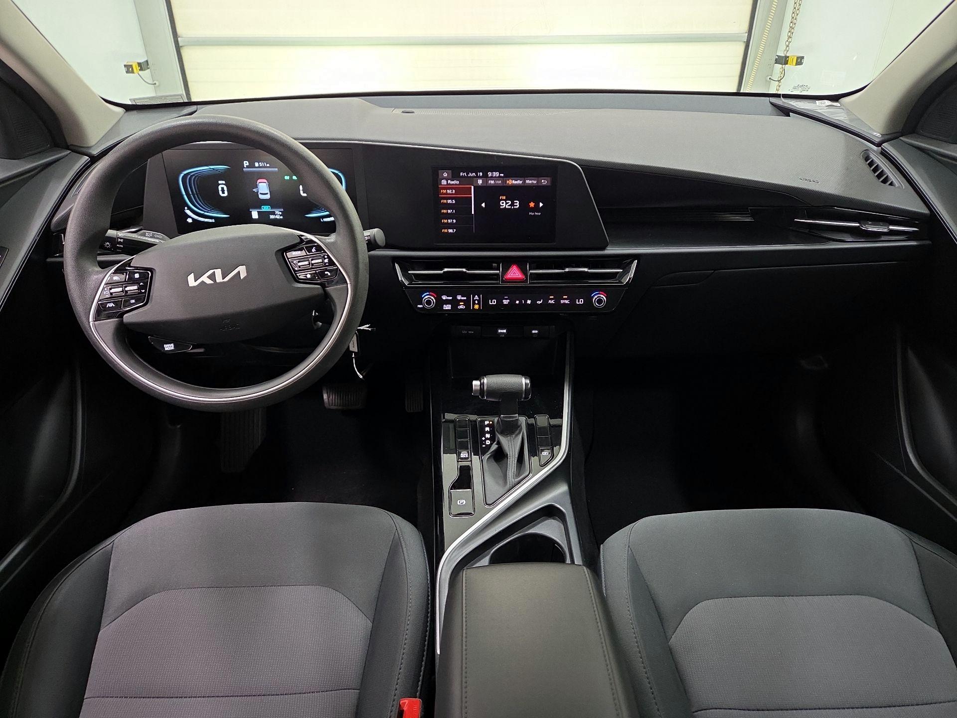Thumbnail: 2025 Kia Niro - 9