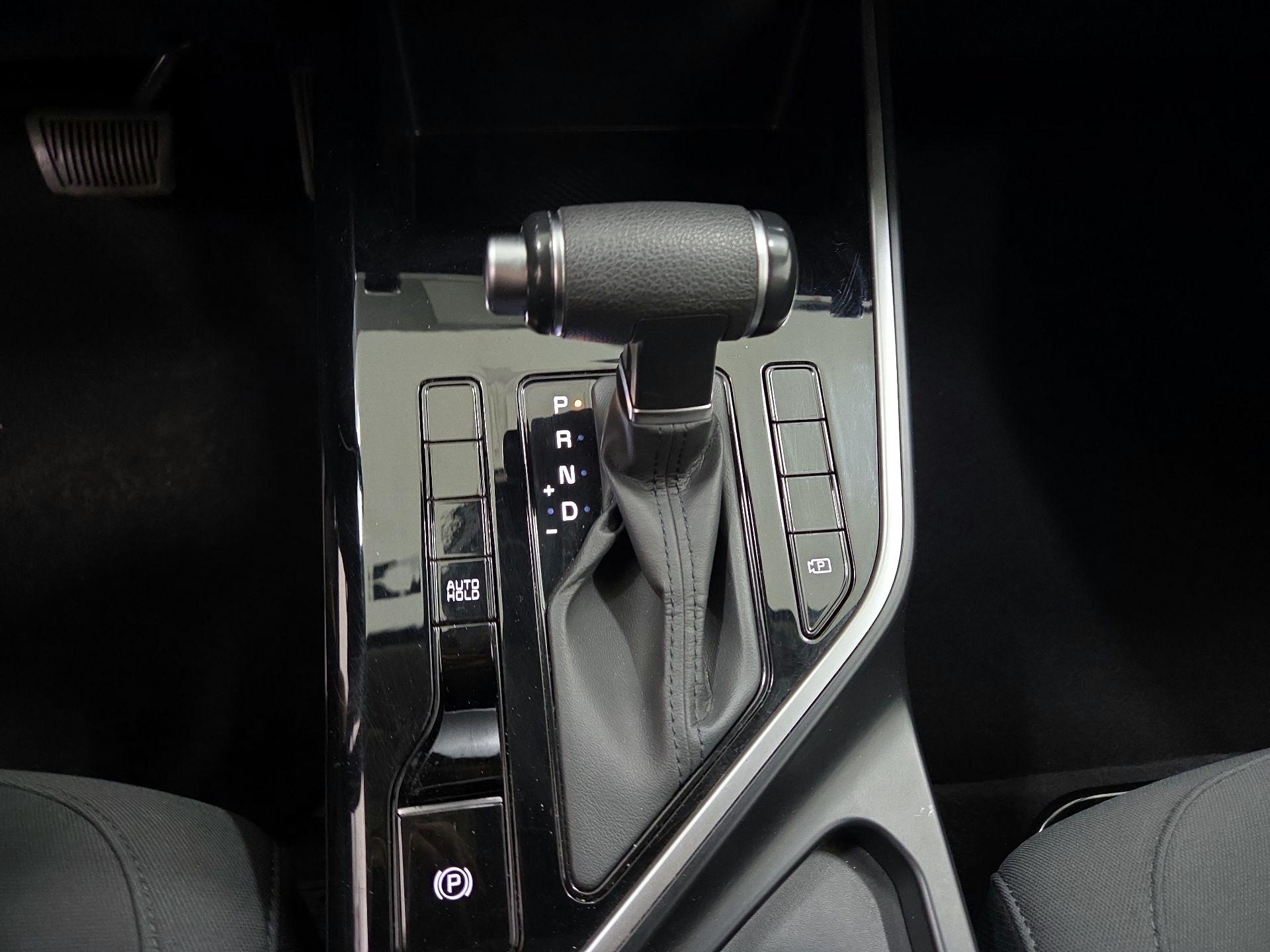 Thumbnail: 2025 Kia Niro - 17