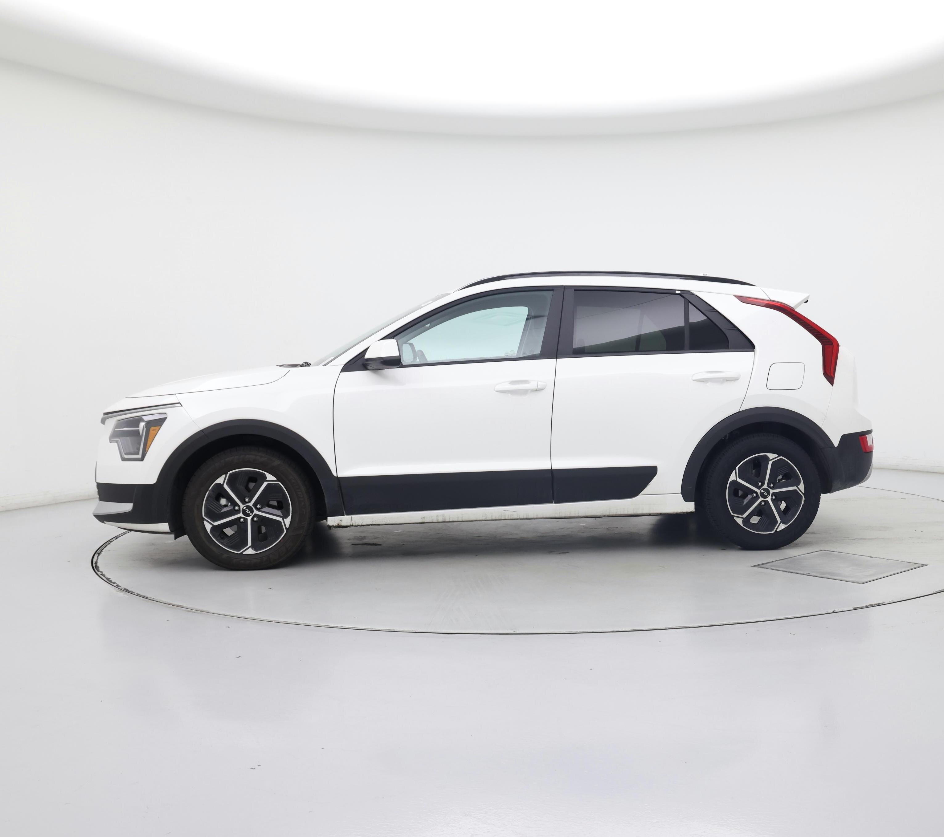 Thumbnail: 2025 Kia Niro - 3