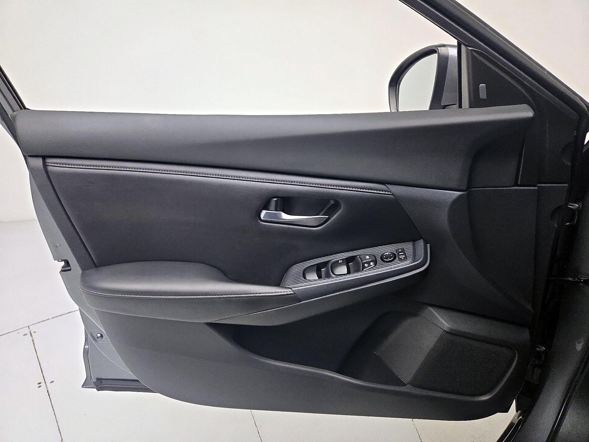 Thumbnail: 2022 Nissan Sentra - 11