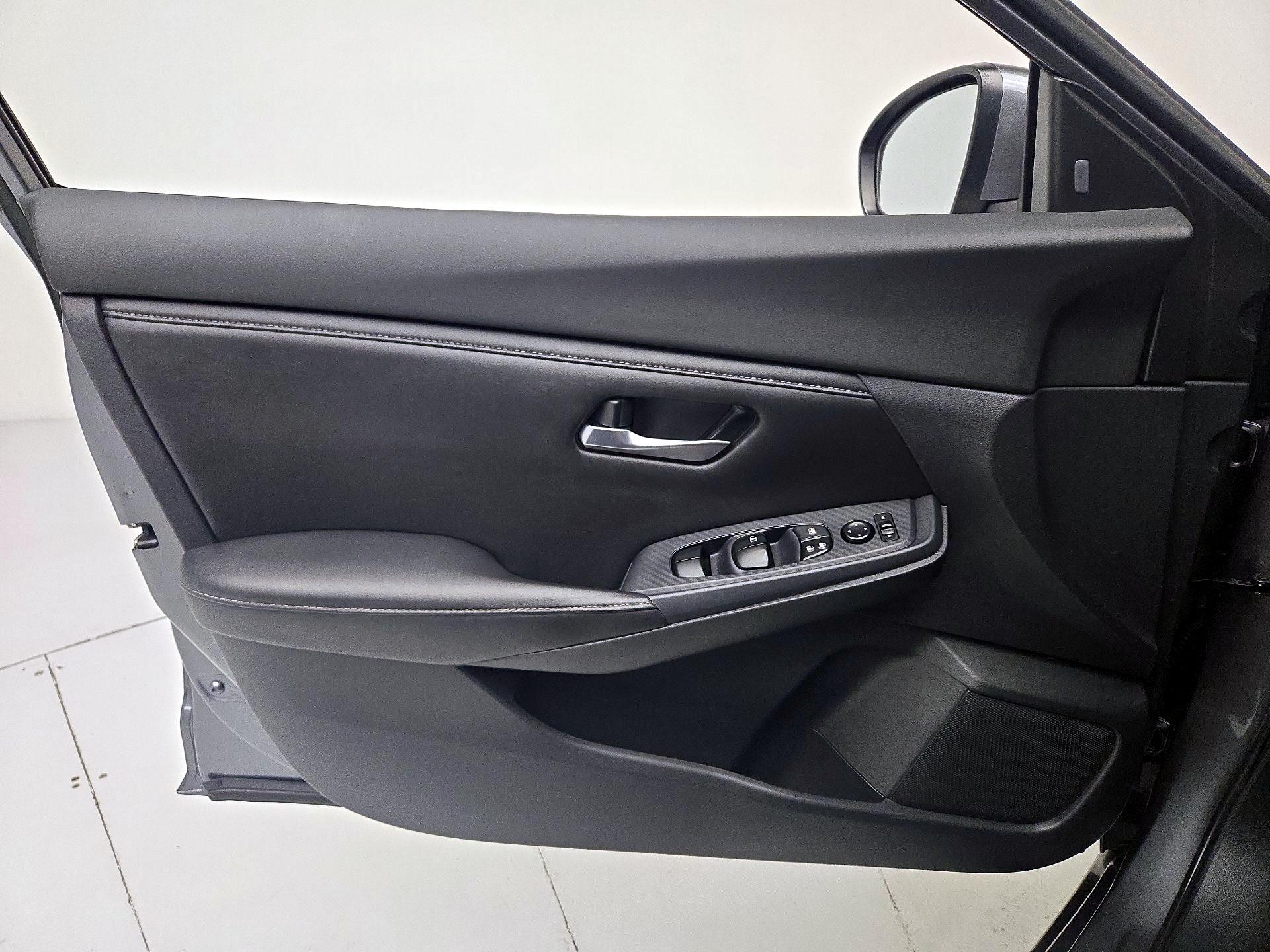 Thumbnail: 2022 Nissan Sentra - 12