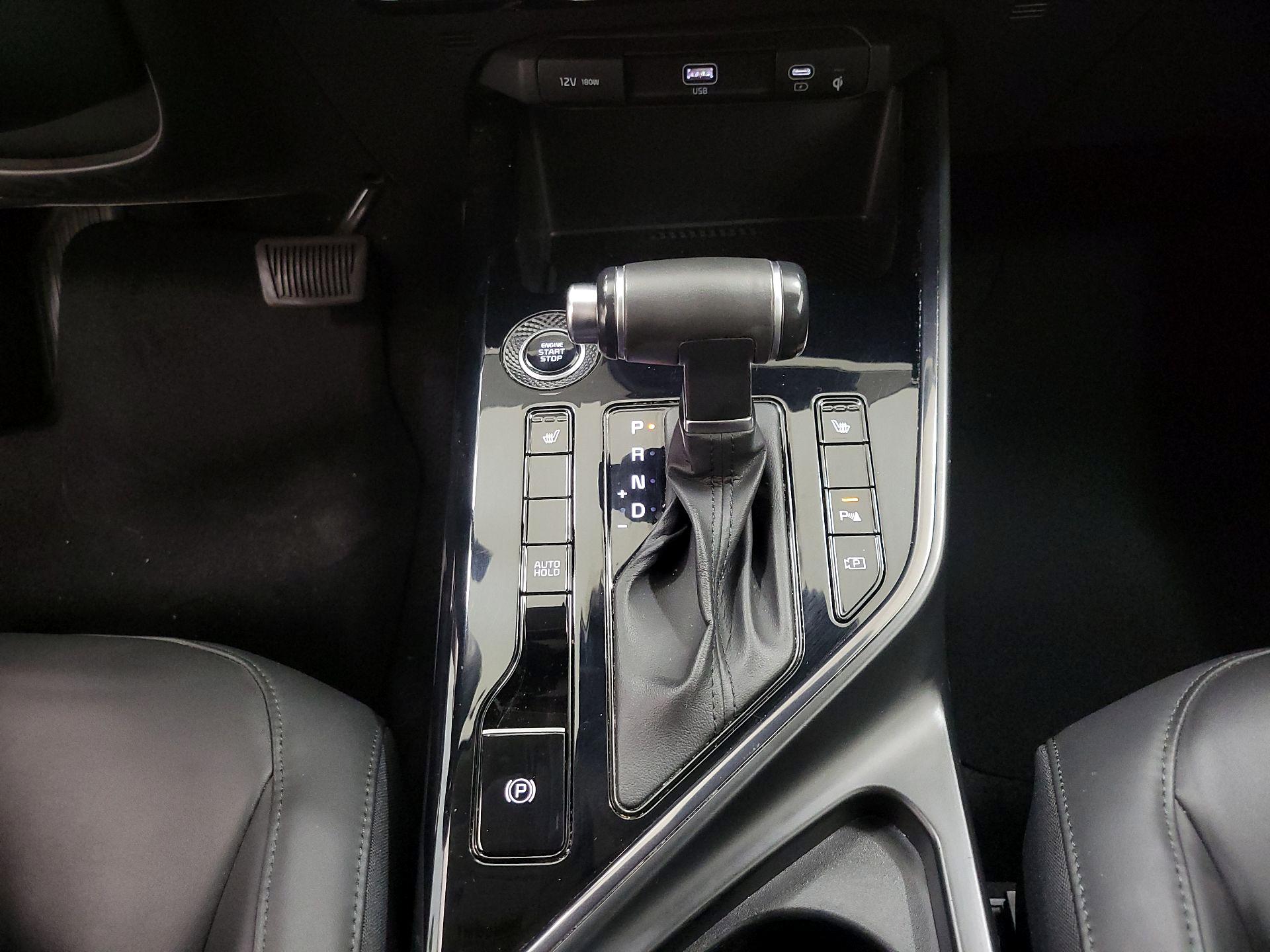 Thumbnail: 2023 Kia Niro - 18