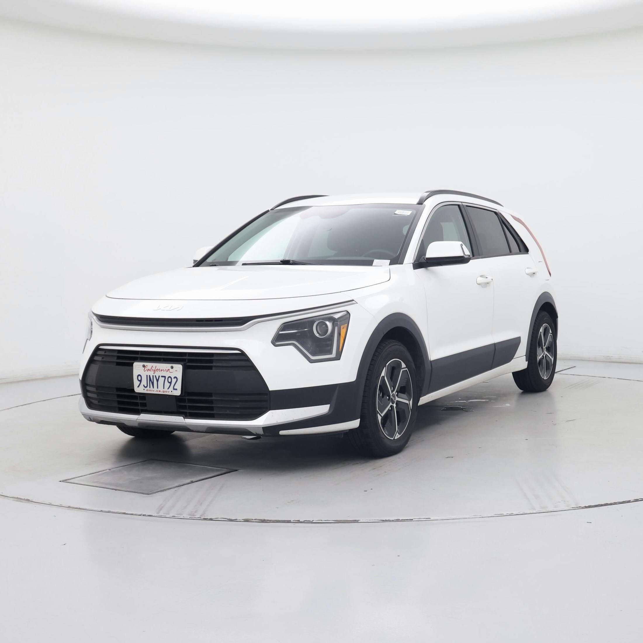 Thumbnail: 2023 Kia Niro - 4
