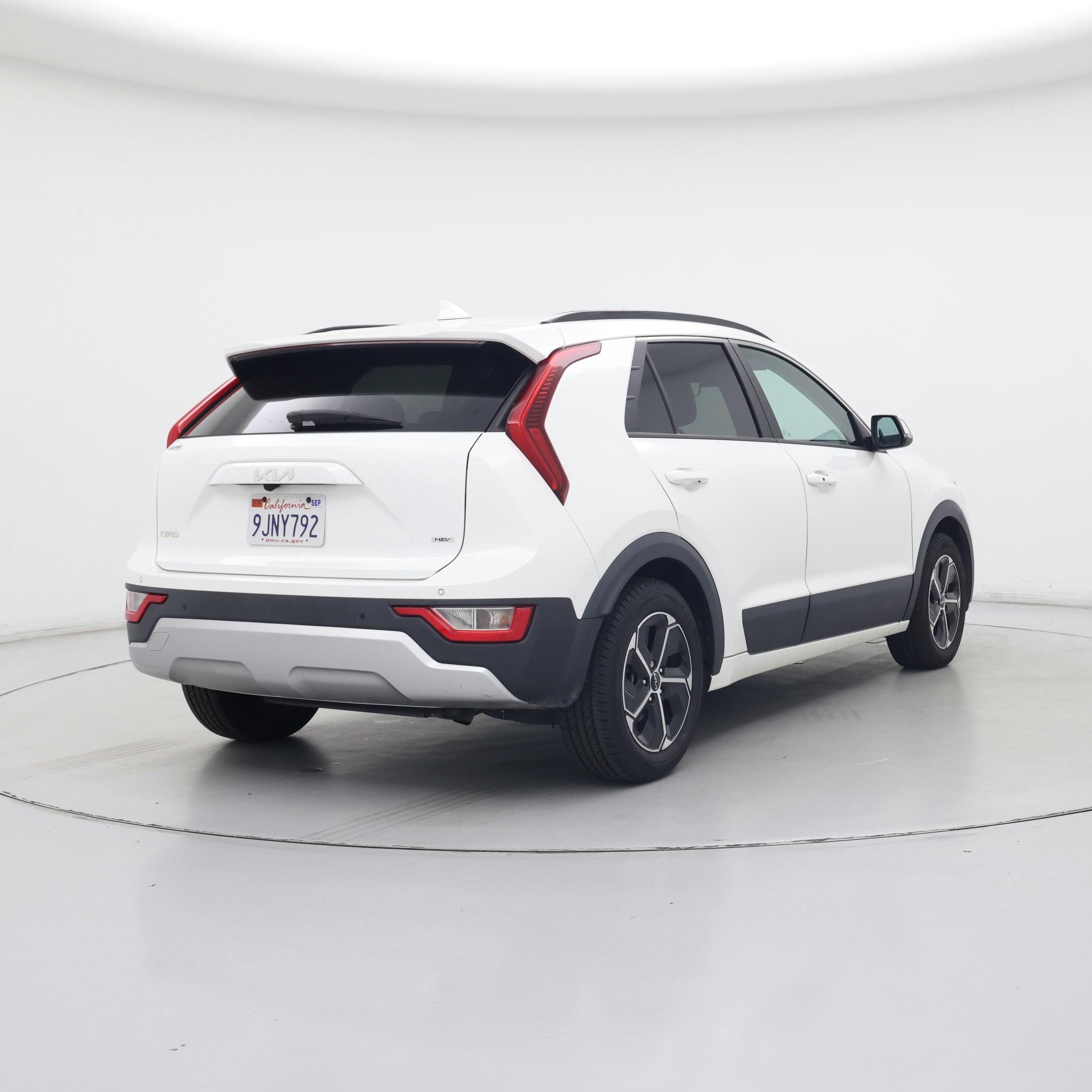 Thumbnail: 2023 Kia Niro - 8