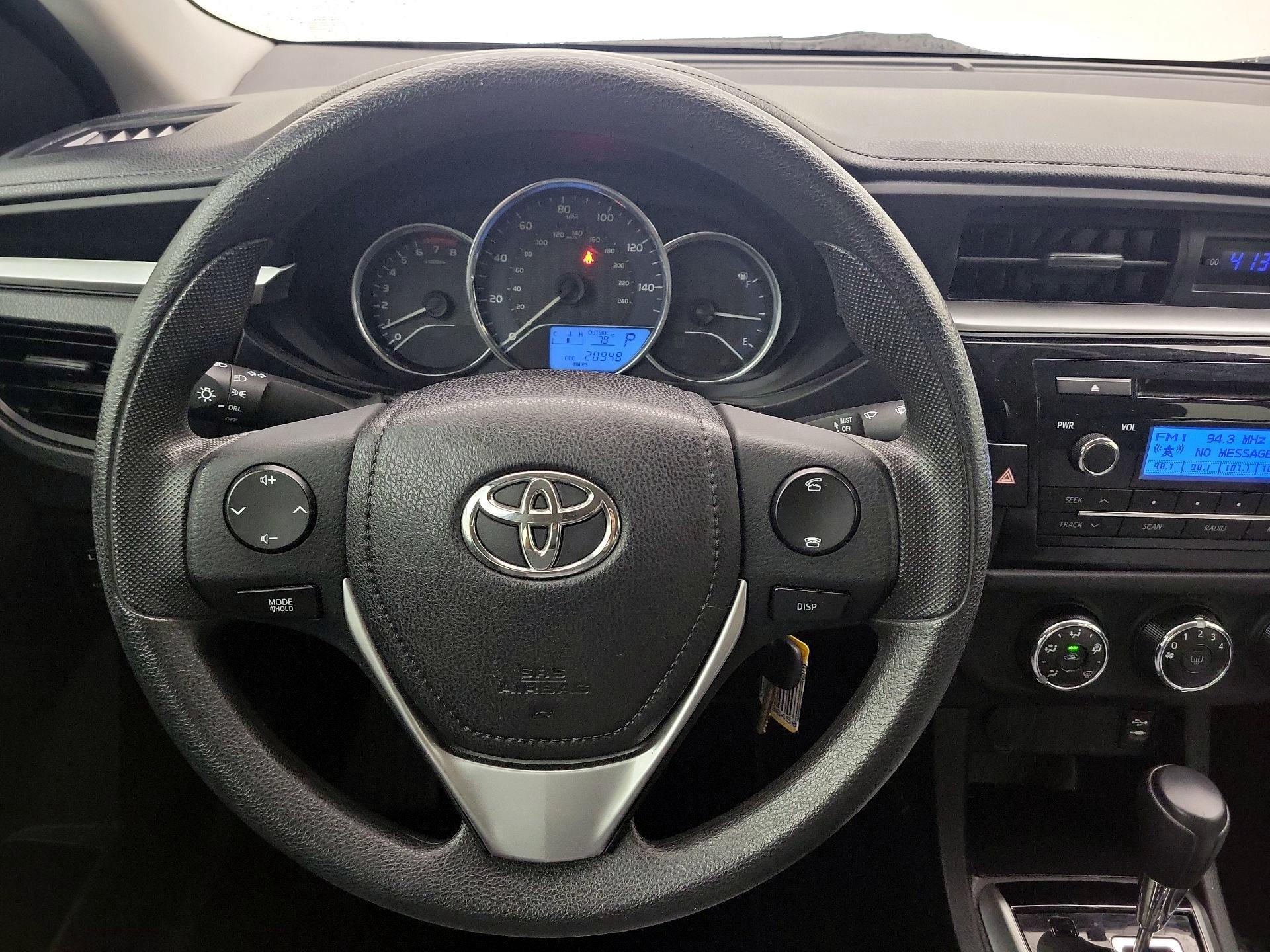 Thumbnail: 2015 Toyota Corolla - 10