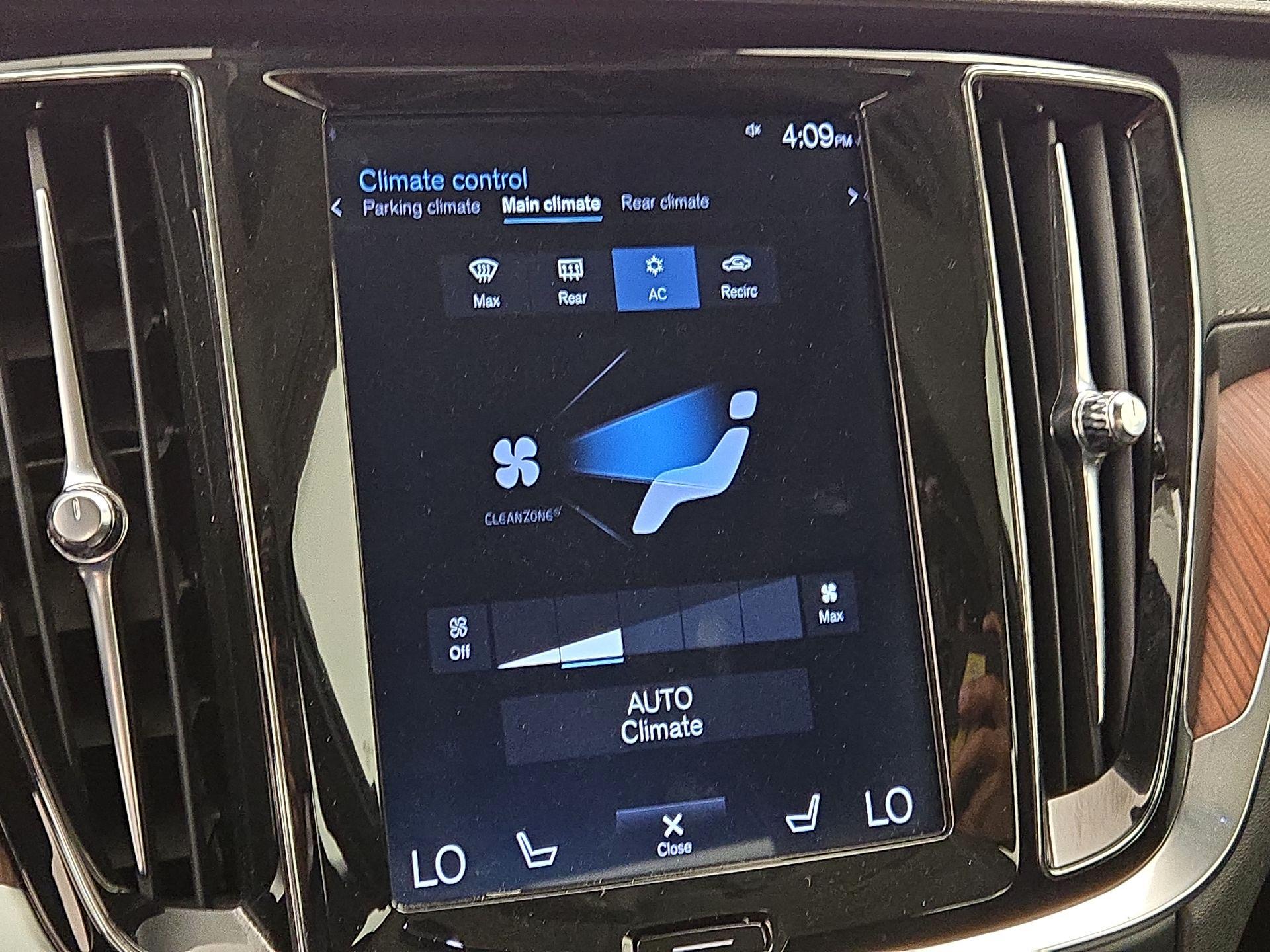 Thumbnail: 2019 Volvo S60 - 17