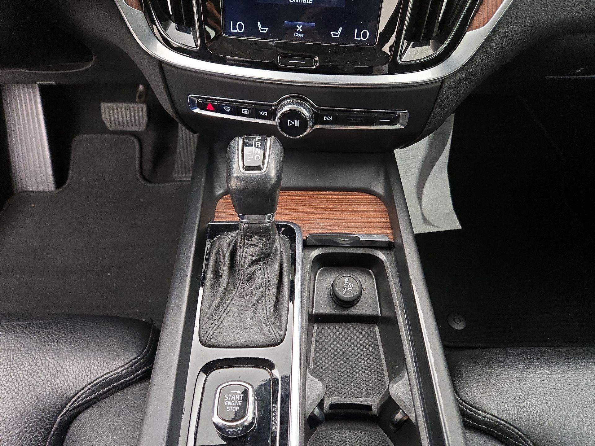 Thumbnail: 2019 Volvo S60 - 18