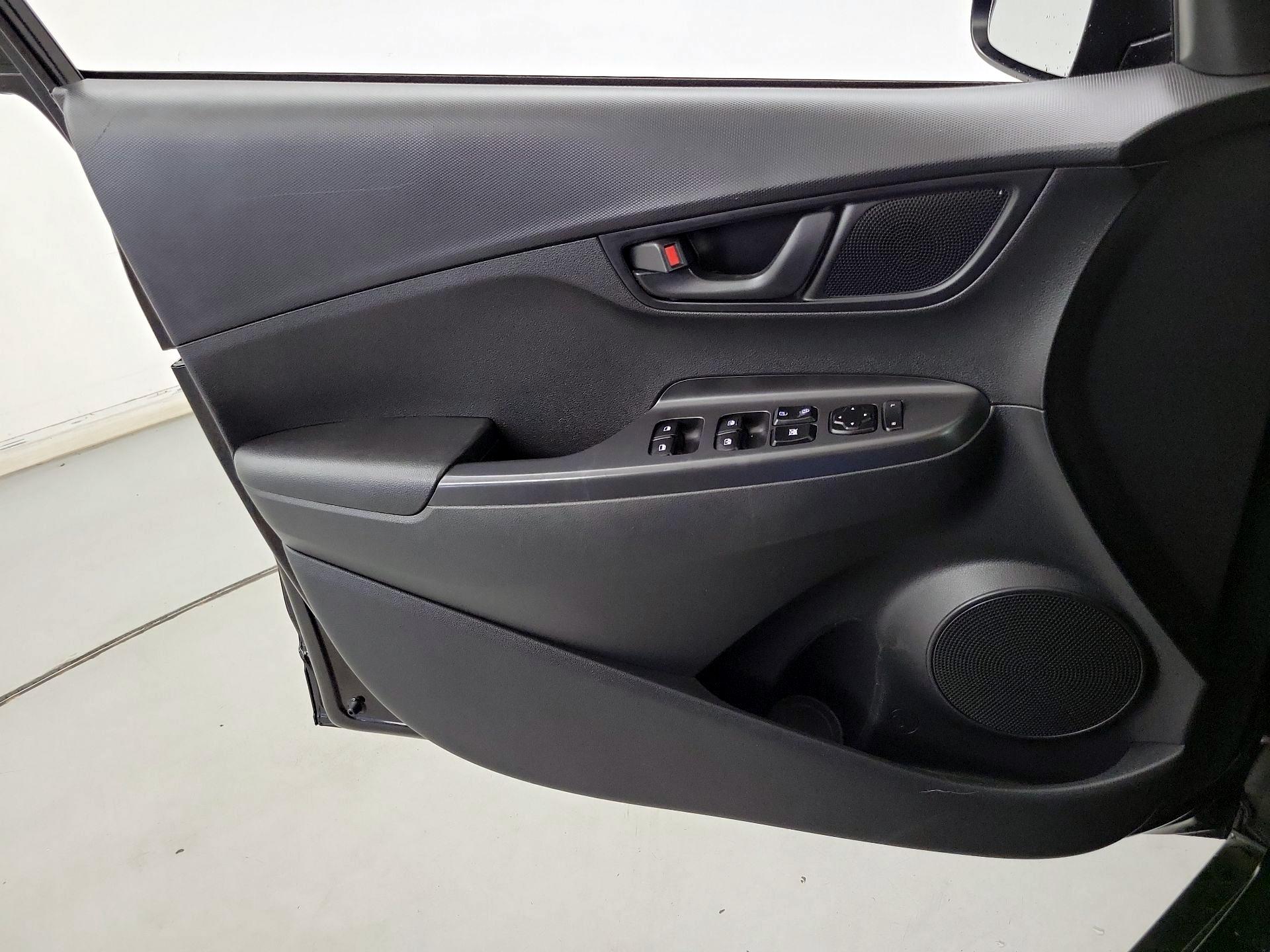 Thumbnail: 2018 Hyundai Kona - 12