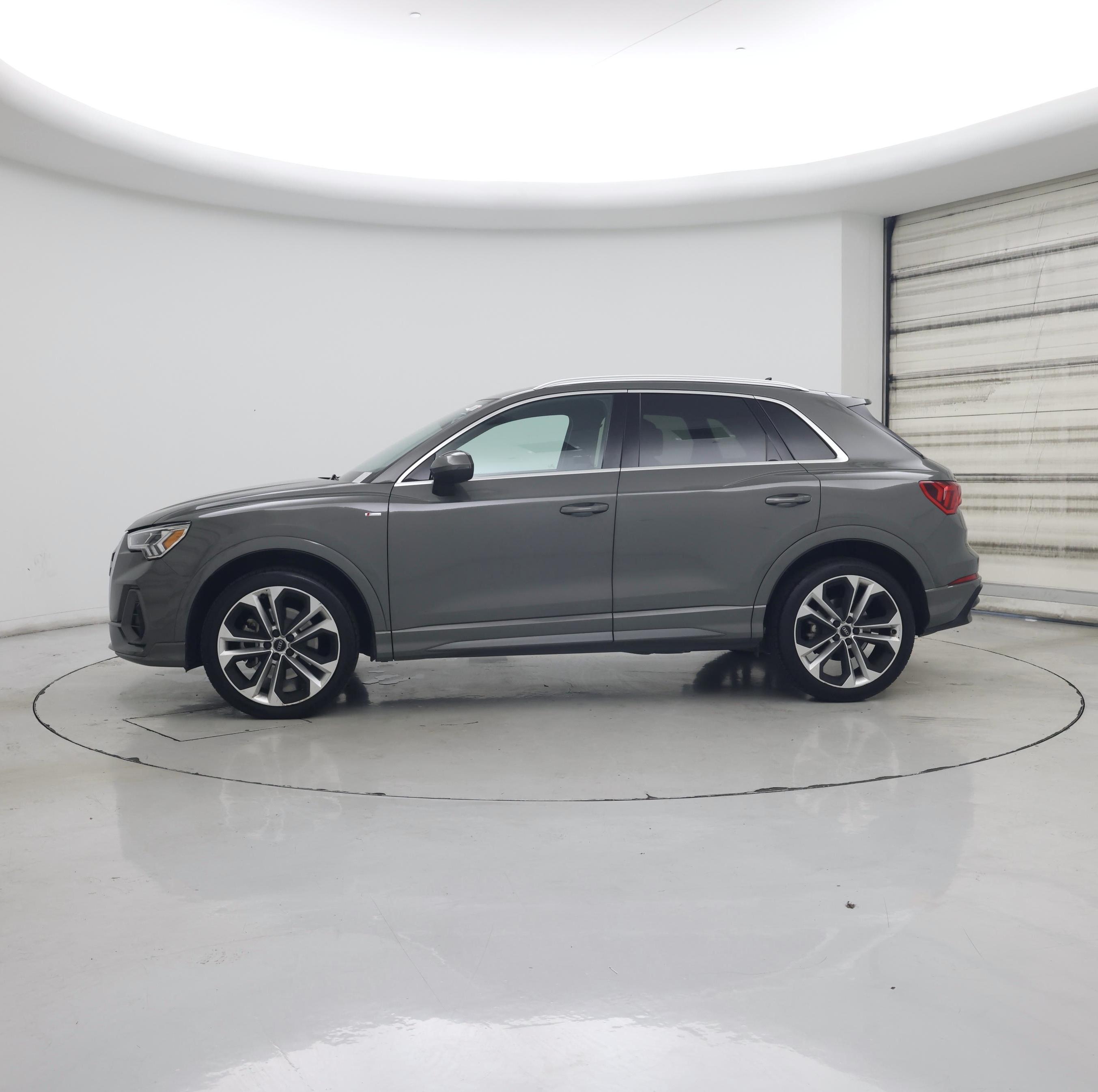 Thumbnail: 2020 Audi Q3 - 3