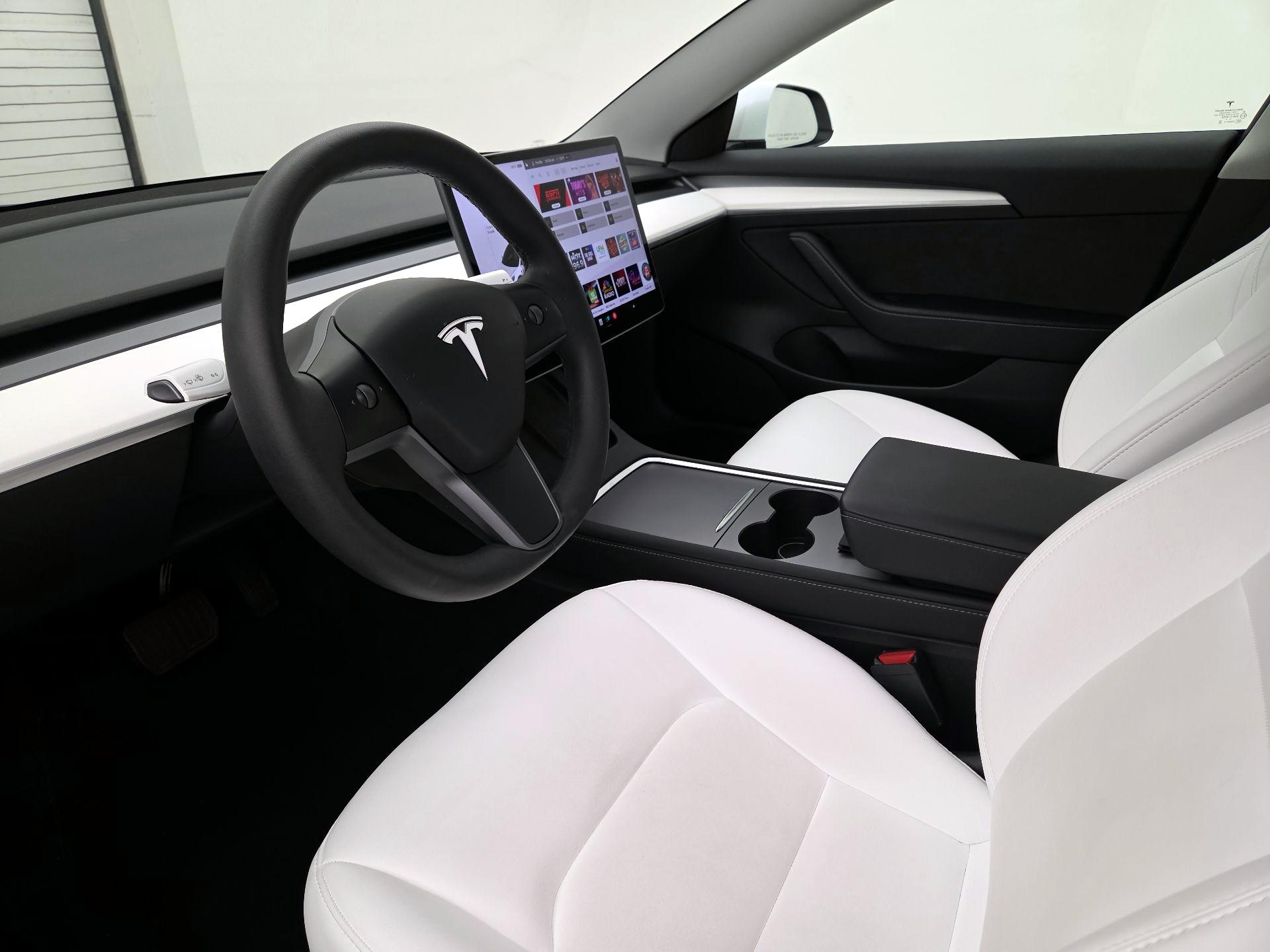 Thumbnail: 2023 Tesla Model 3 - 11