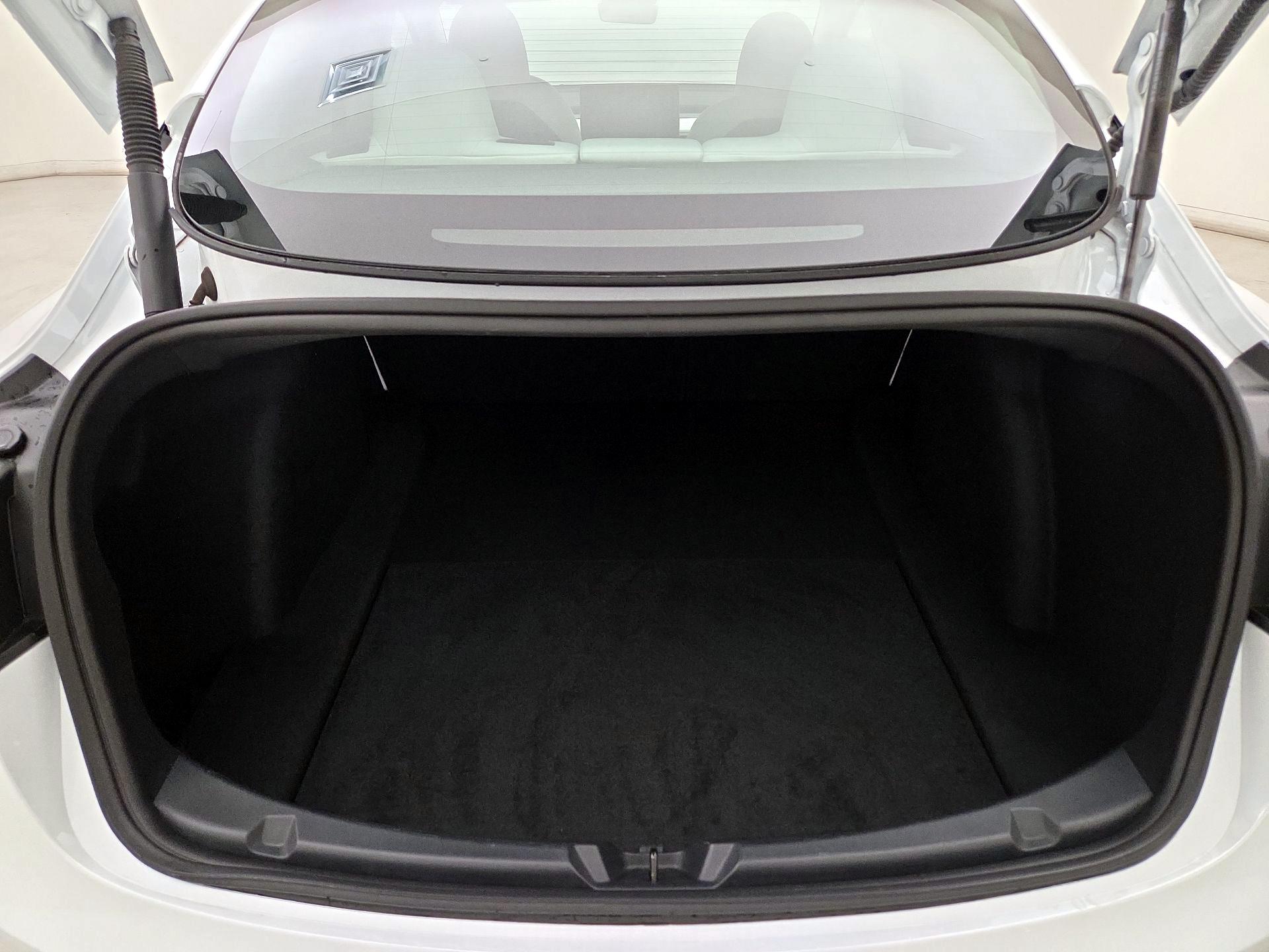 Thumbnail: 2023 Tesla Model 3 - 17