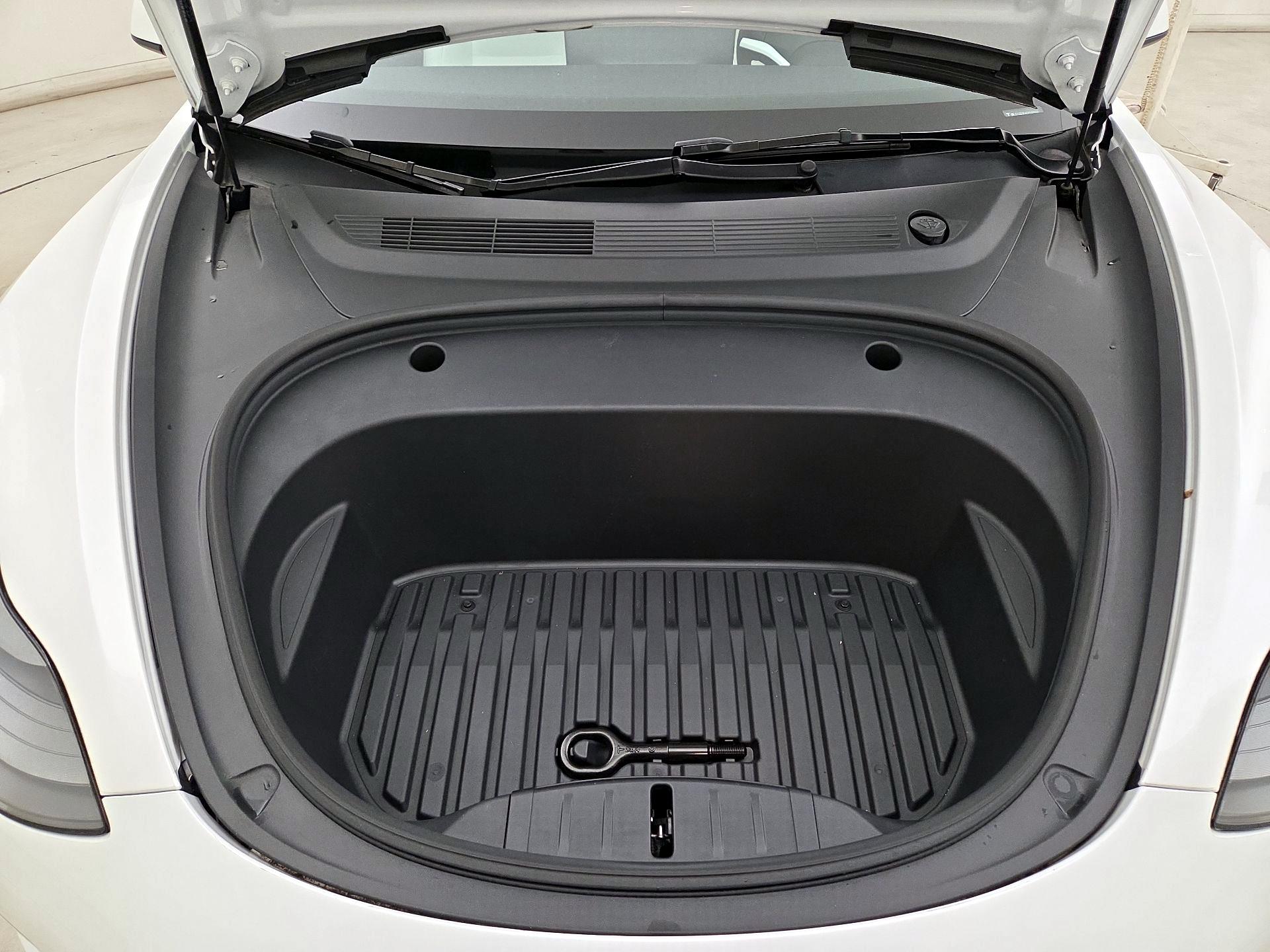 Thumbnail: 2023 Tesla Model 3 - 18