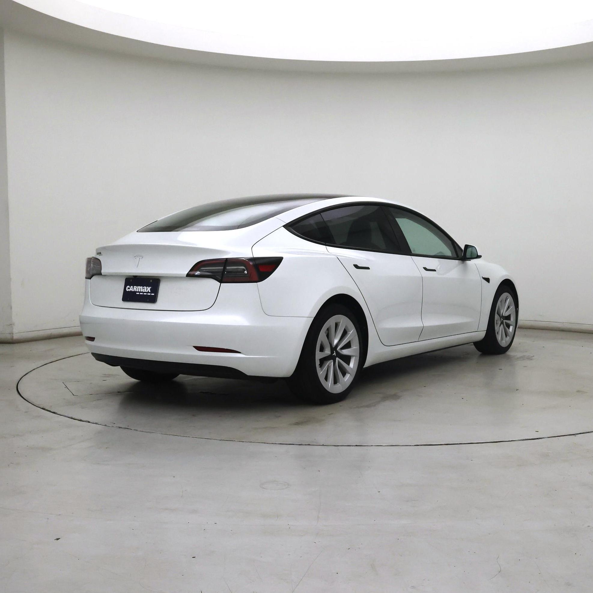 Thumbnail: 2023 Tesla Model 3 - 8