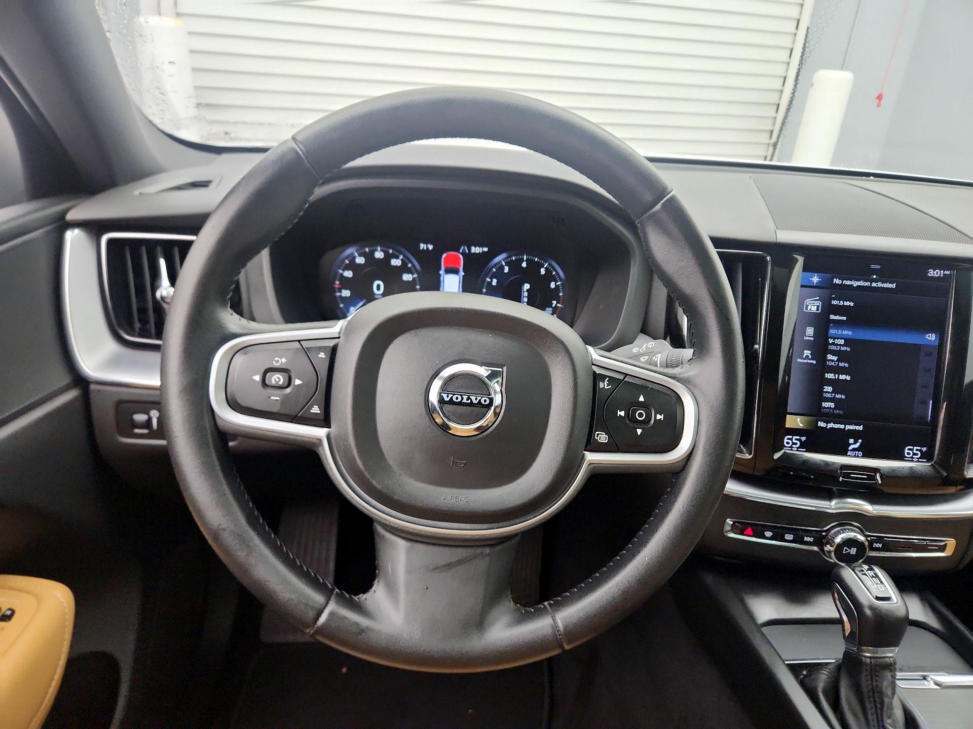 Thumbnail: 2020 Volvo XC60 - 10