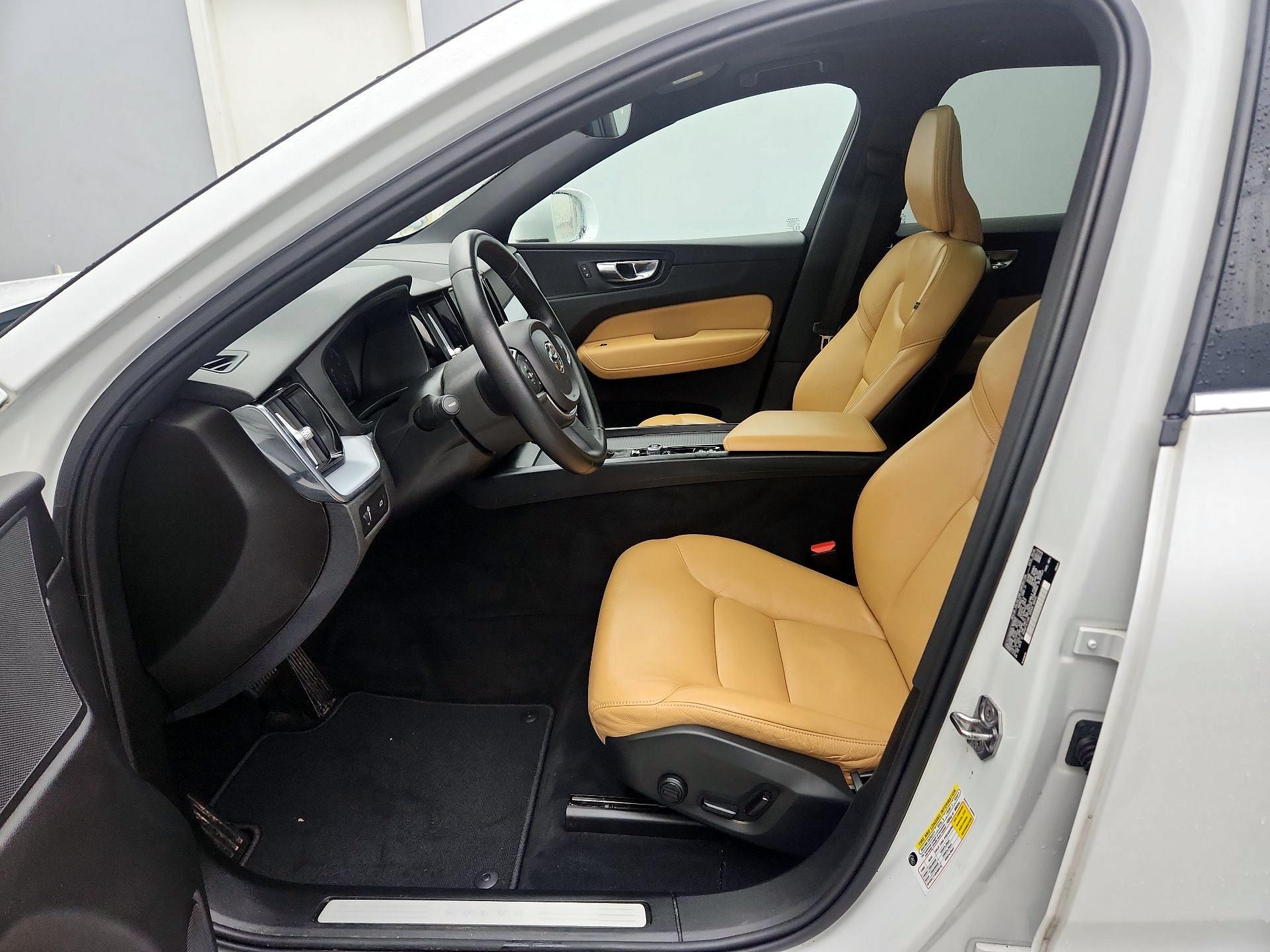 Thumbnail: 2020 Volvo XC60 - 11