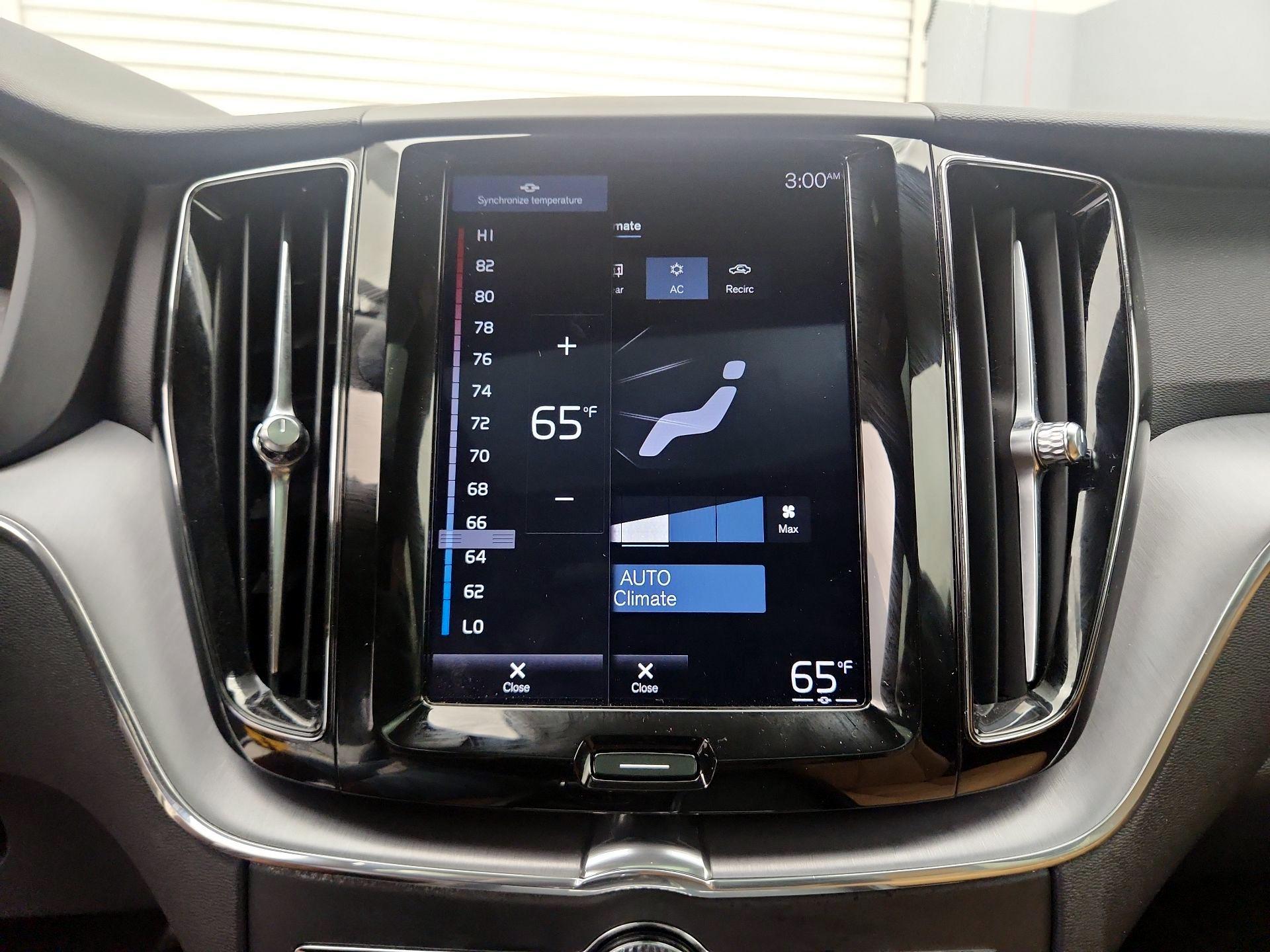 Thumbnail: 2020 Volvo XC60 - 16